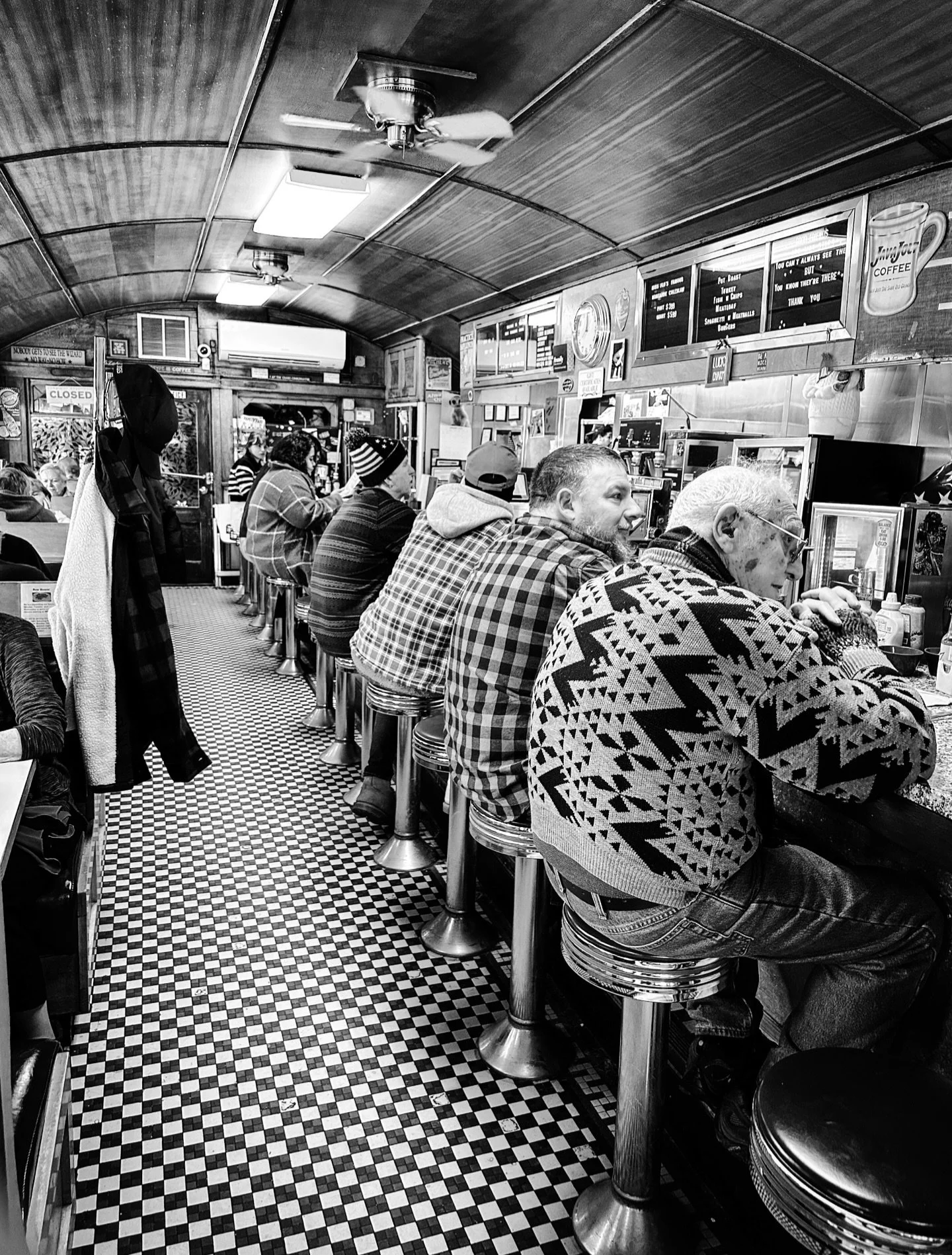 New @jmerrickmedia classic view @missflorencediner #diner #diners #retro #vintage #blackandwhitephotography #blackandwhite #monochrome #bw_addiction #incredible_bnw #streetphotography #noai #notai #2026 #jmerrickmedia
