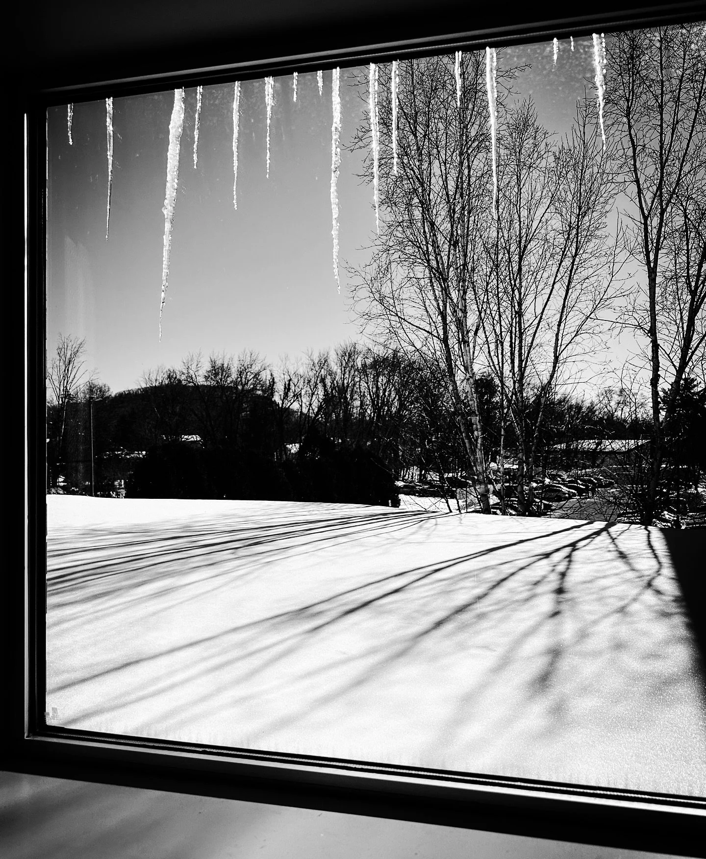 Winter window view &amp; picnic table #winter #streetphotos #streetphotography #blackandwhitephotography #blackandwhite