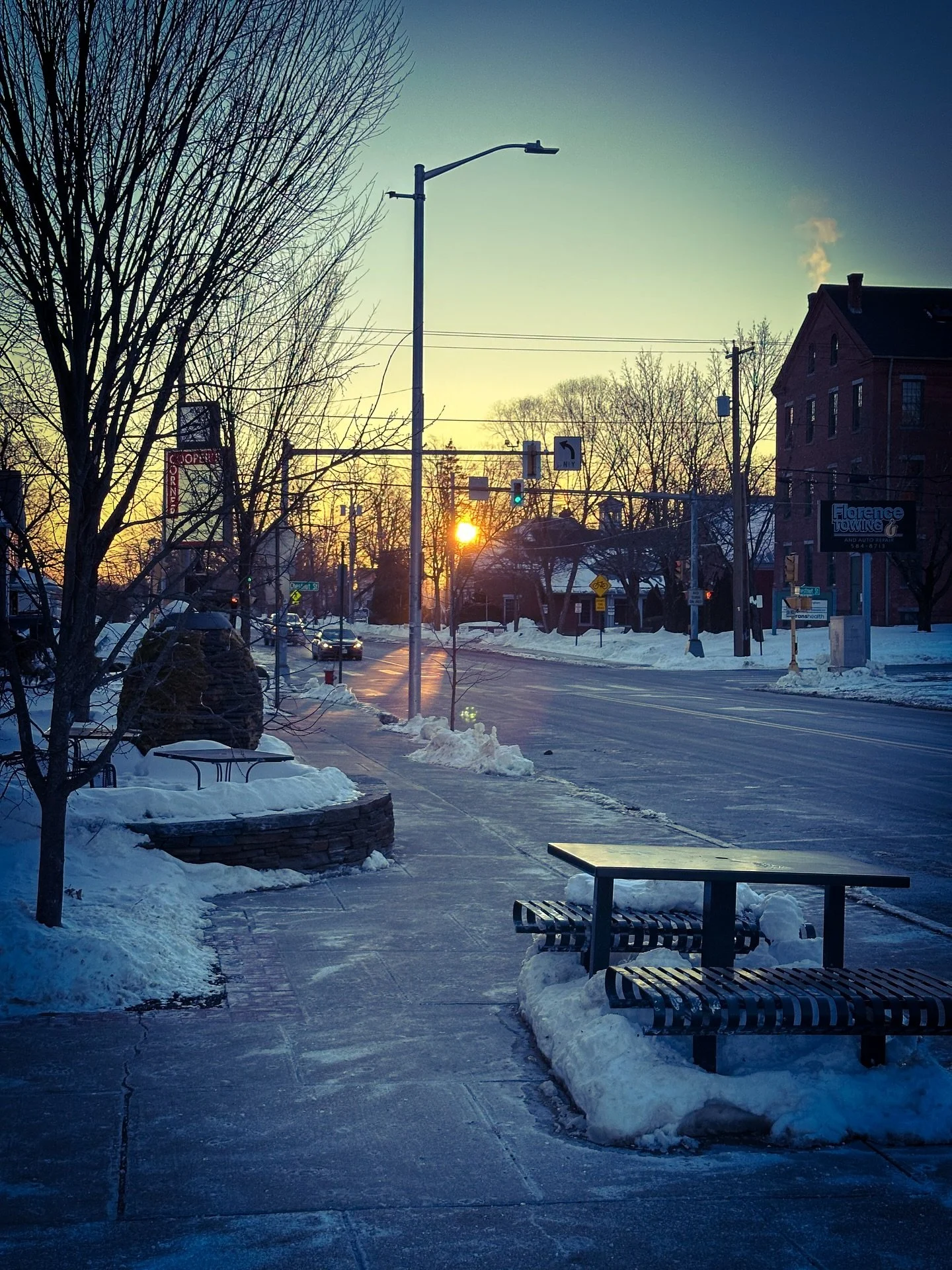 Chilly mornings #morning #sunrise #streetphotography #streetphotos #colorphotography #architecture #winter #morningvibes #morning