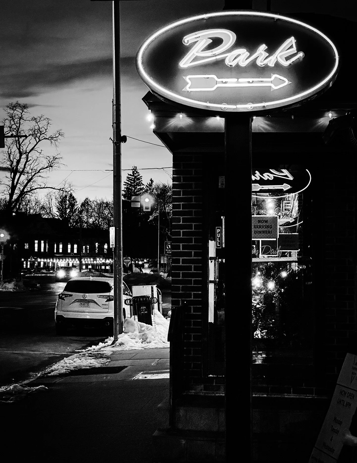 More neon tonight #blackandwhitephotography #blackandwhite #streetphotos #neon #timeless @missflorencediner #streetphotography