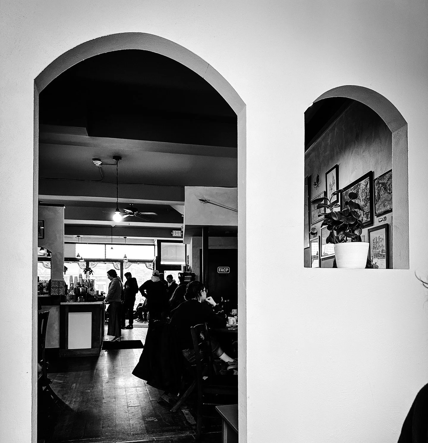 Another fave cafe @tuniccoffee #cafe #cafes #architecture #cafelife #silhouette #blackandwhitephotography #blackandwhite #timeless