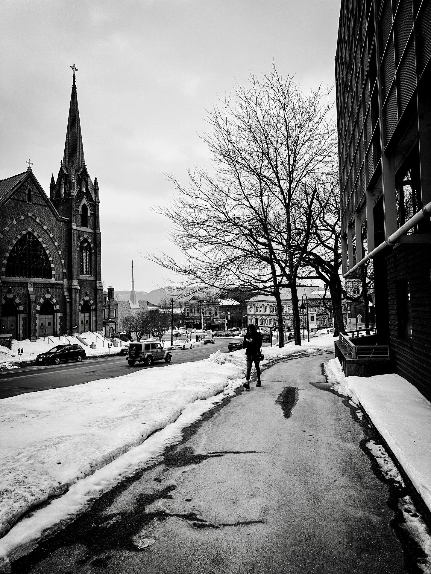 Town views #views #town #streetphotography #blackandwhite #blackandwhitephotography #architecture #winter #streetphotos