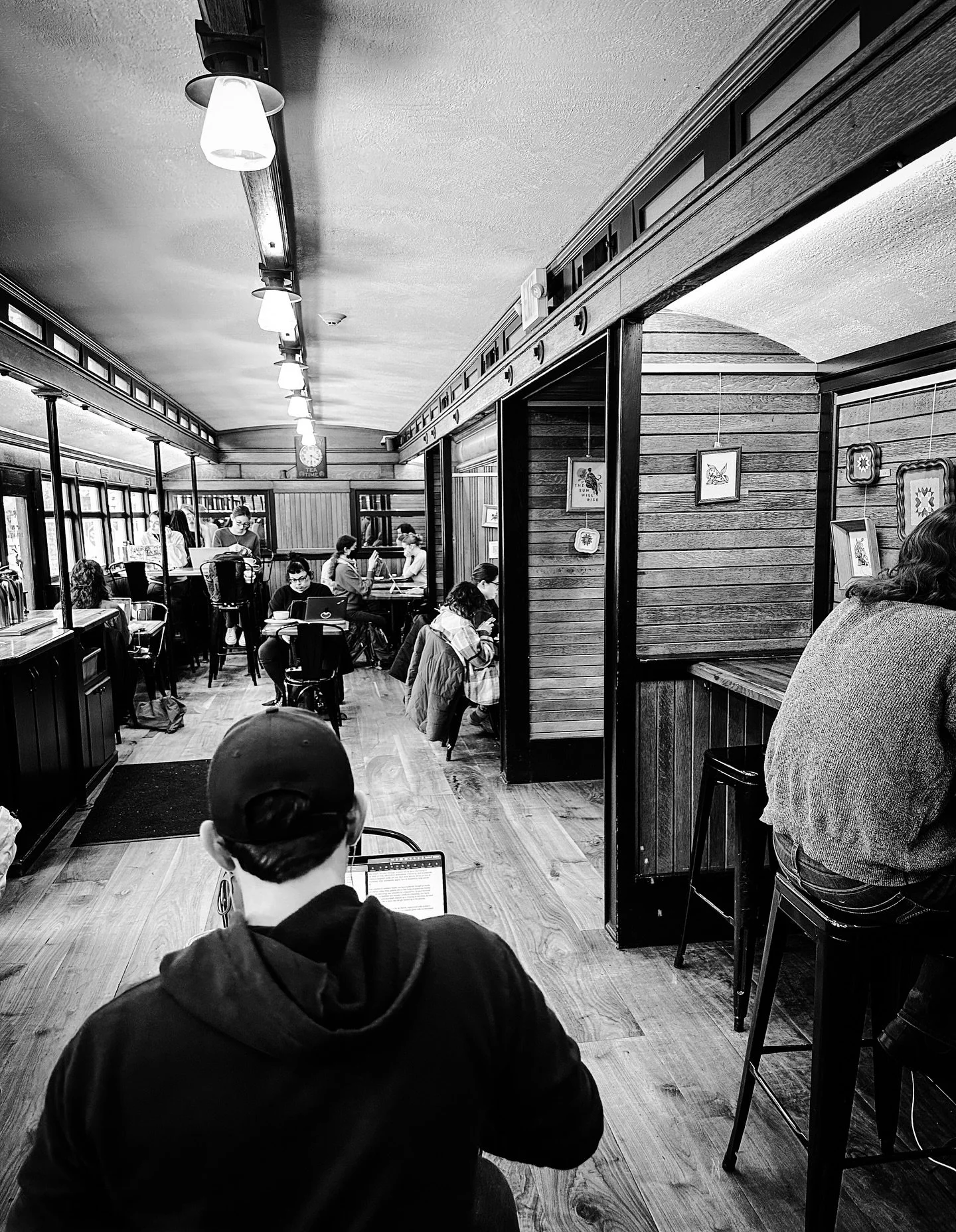 Halvah hot chocolate #cafe #cafes @familiarscoffee #diner #streetphotography #streetphotos #mondayagain #blackandwhitephotography #blackandwhite