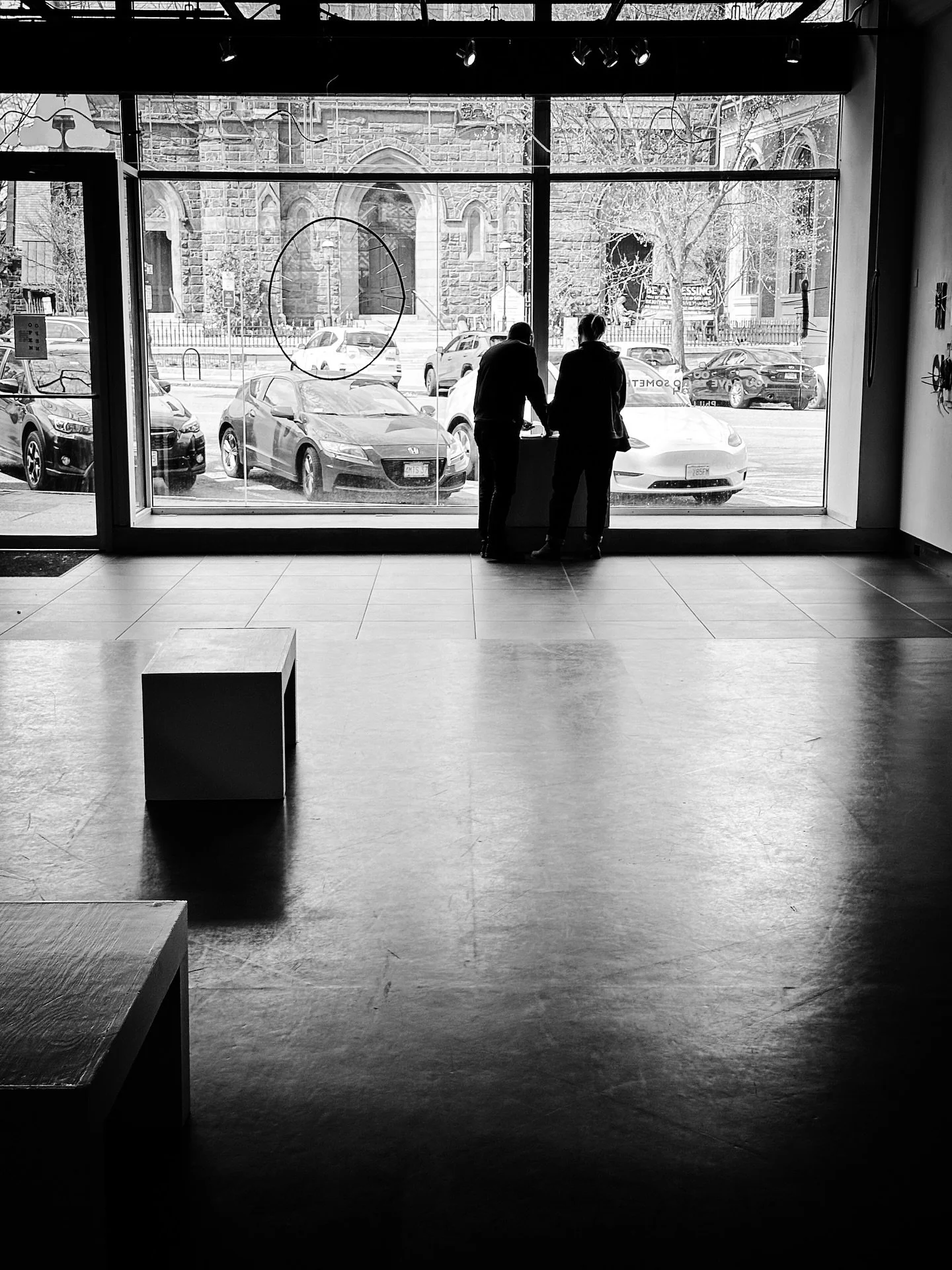 @apearts gallery view #artgallery #silhouette #silhouettes #blackandwhitephotography #blackandwhite #streetphotos #dtreetphotography