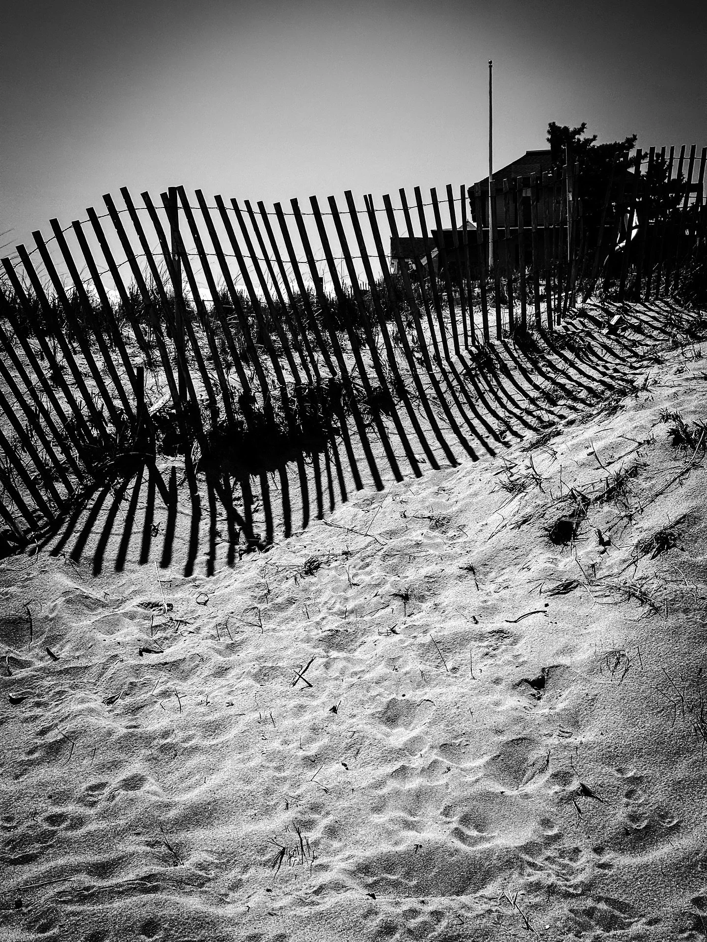#beach #oceanbeach #ocean #blackandwhite #blackandwhitephotography #shadows&ugrave;