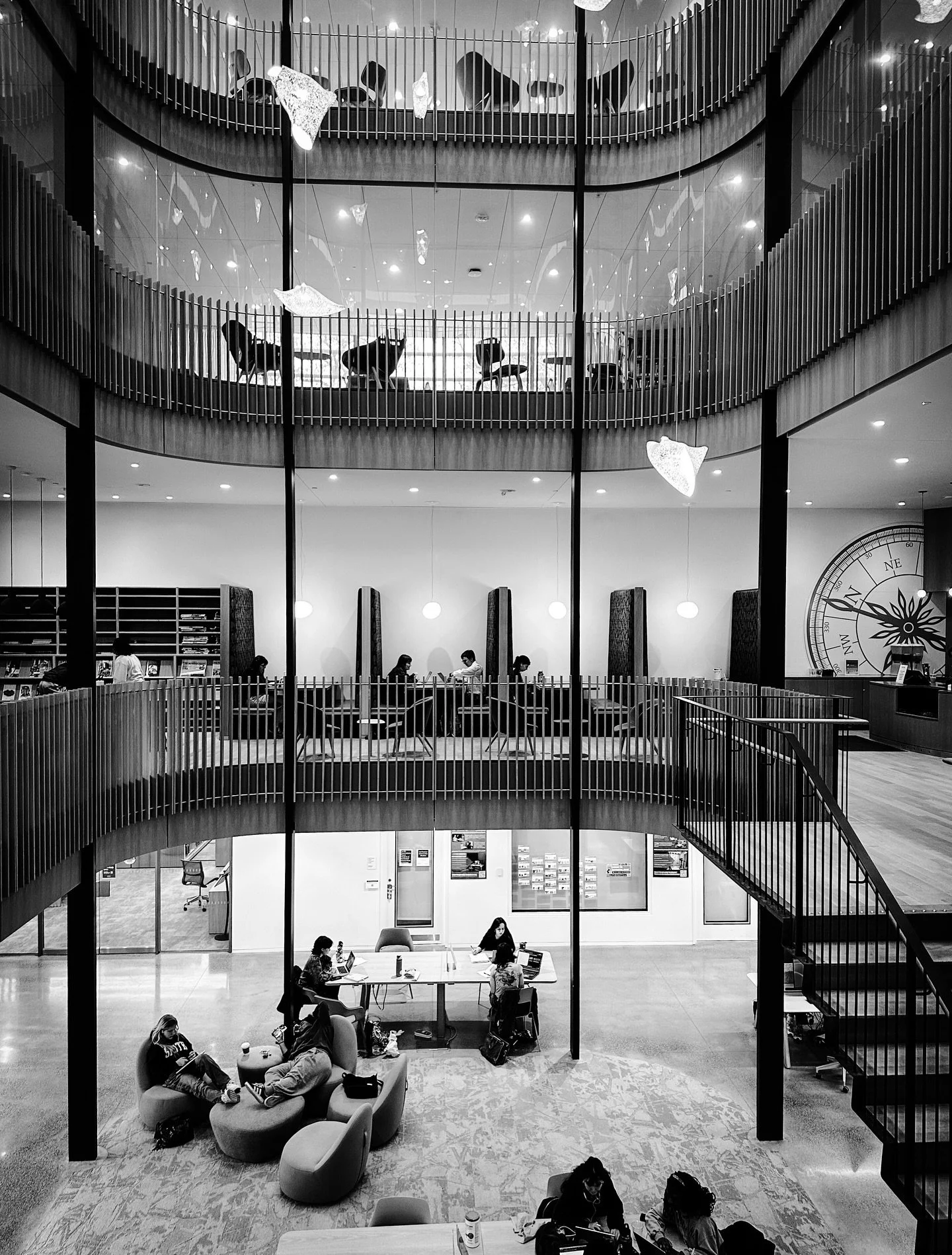 More library views #library #blackandwhite #blackandwhitephotography #architecture #libraries #classic