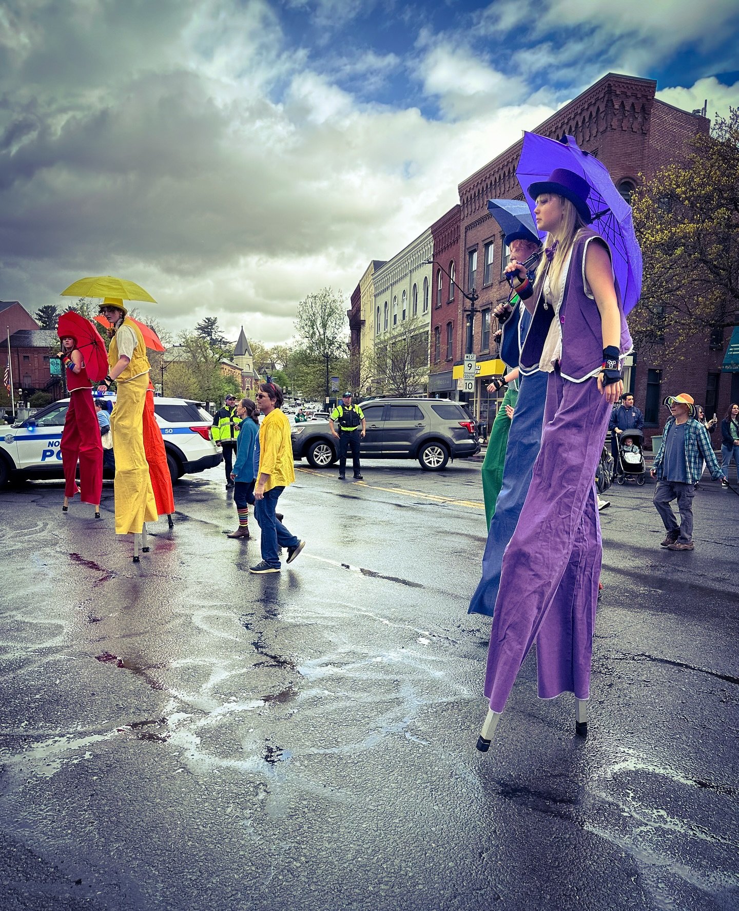 Pride! 🏳️&zwj;⚧️🌈 @hampshirepride @showcircusstudio #pride #pride🌈 #prideparade #streetphotography #streetphotos @northampton.live