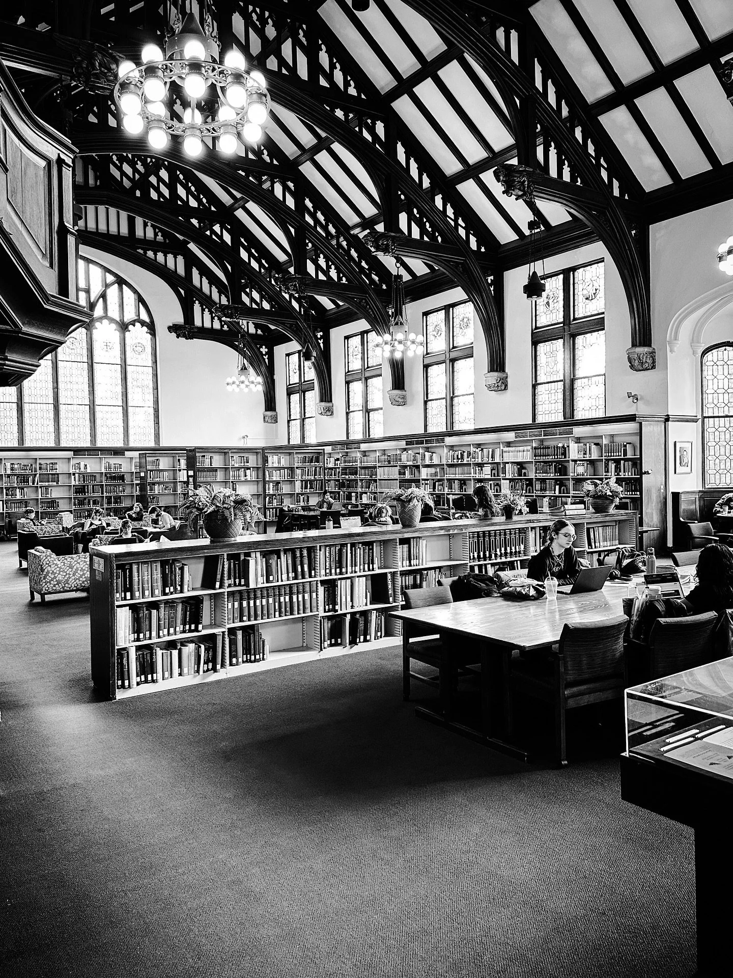 More library views #library #libraries #blackandwhite #blackandwhitephotography #architecture #timeless #librariesmatter #books @mtholyoke