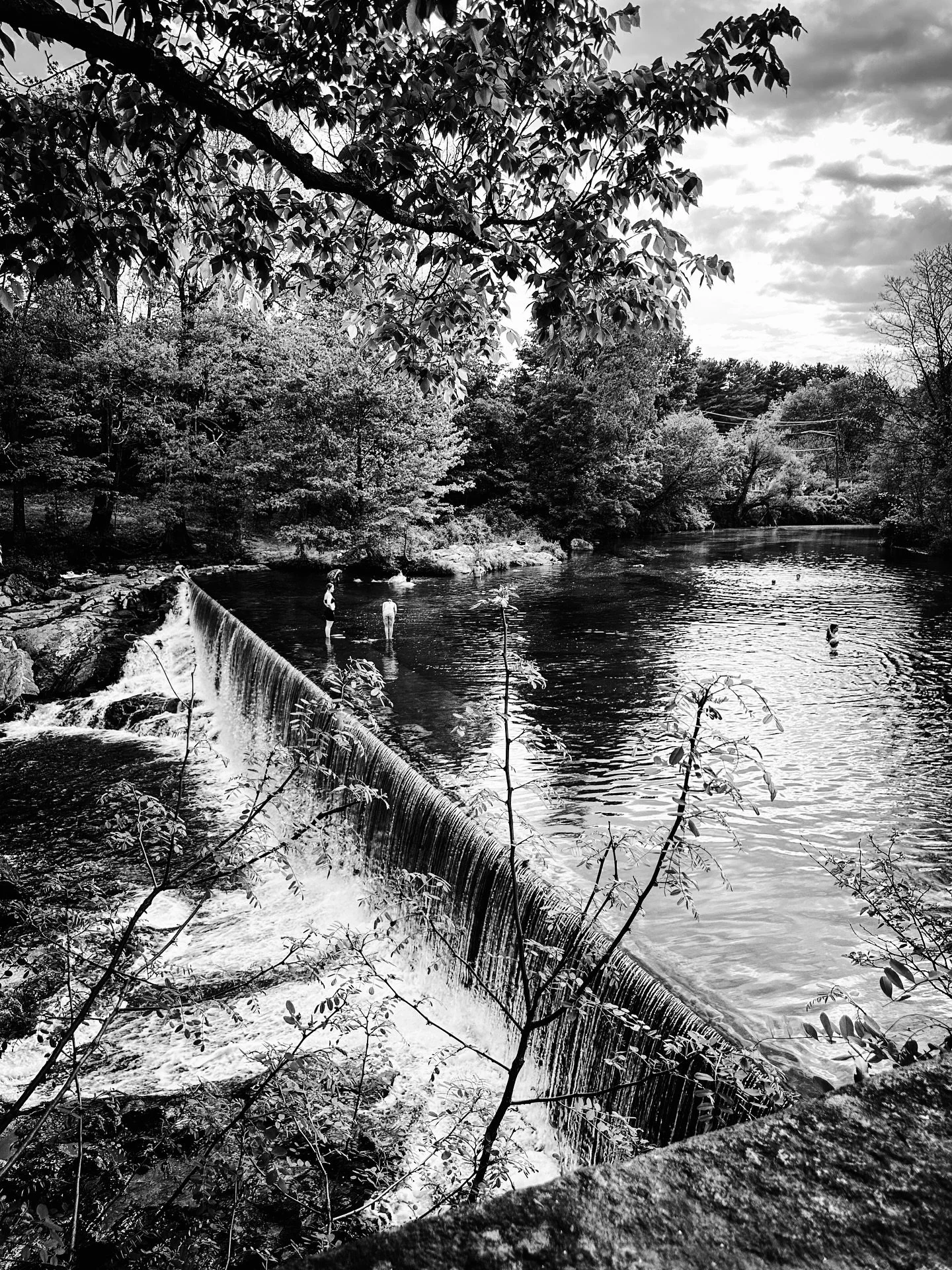 95 degrees today #river #landscape #waterfall #blackandwhite #blackandwhitephotography #architecture #urbex #spring #summer #streetphotos #streetphotography