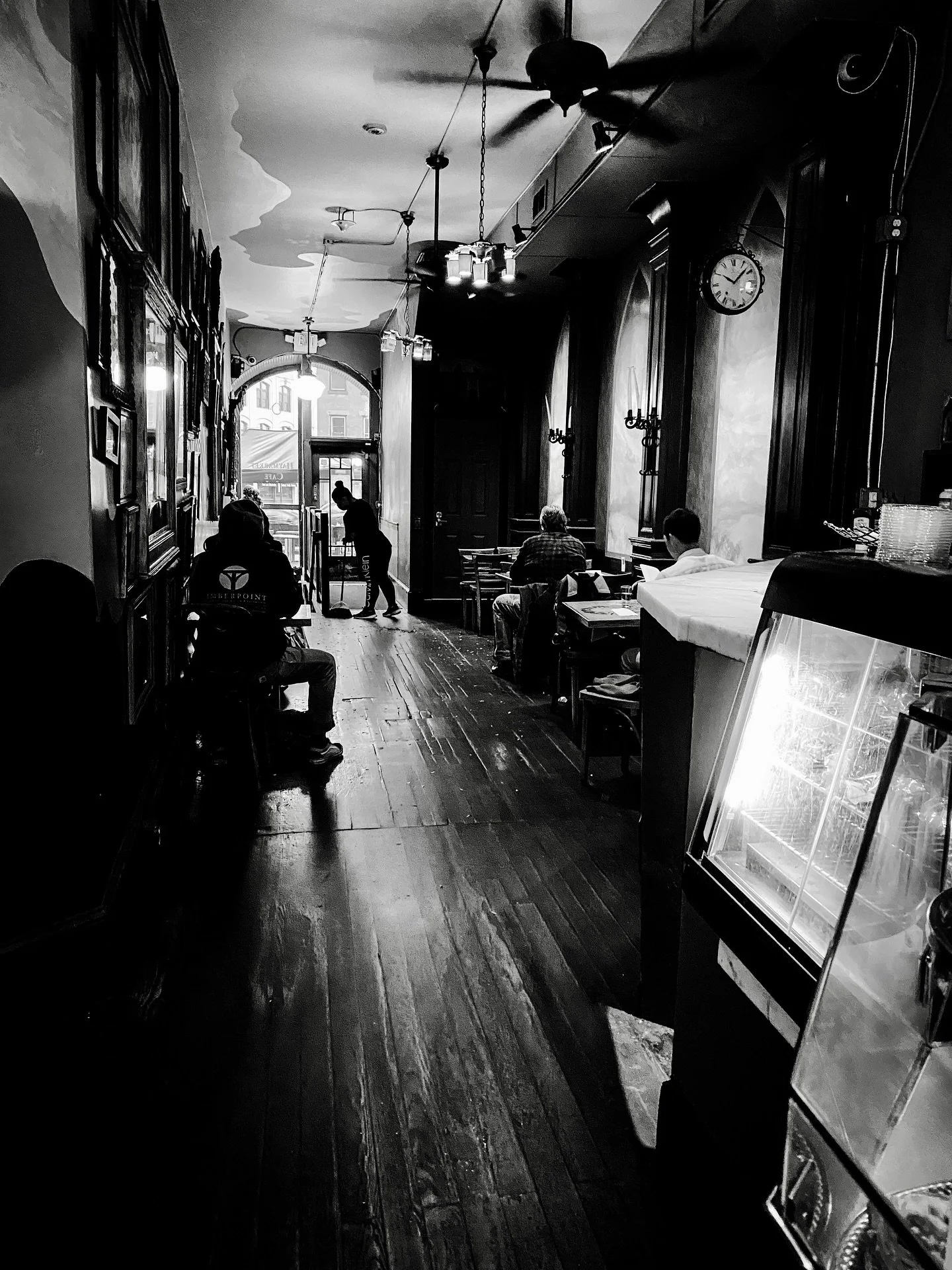 Remember this place? (Haymarket cafe) (approx. 1991-2024) #cafe #cafes #blackandwhitephotography #blackandwhite #architecture #throwback #timeless