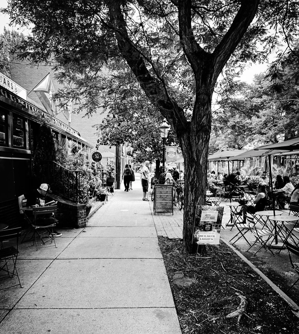 @summeronstrong #streetphotography #streetphotos #blackandwhitephotography #blackandwhite #summer @familiarscoffee