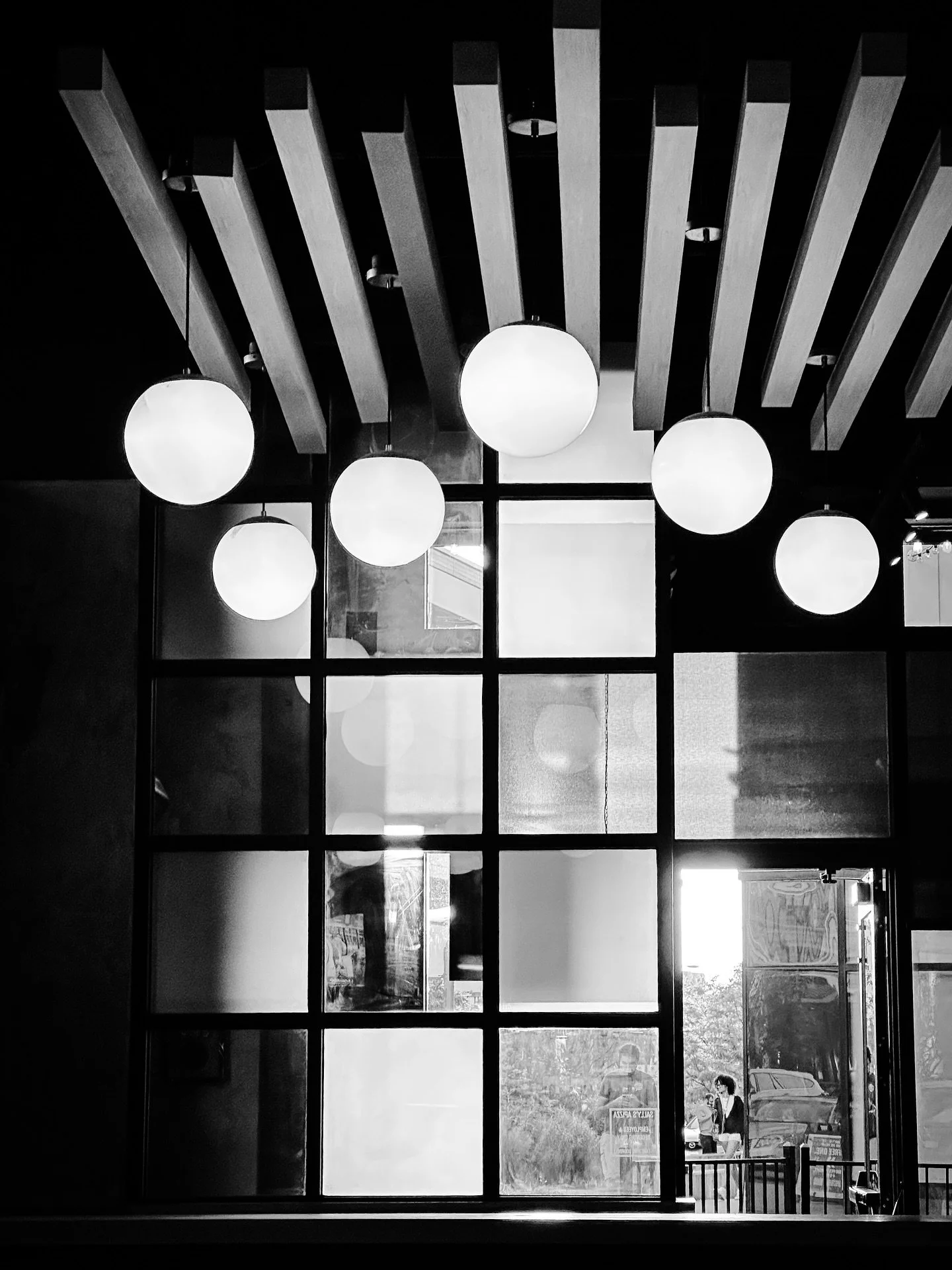 Restaurant view #boston #restaurants #architecture #streetphotos #streetphotography #lights #blsckandwhitephotography #blackandwhite