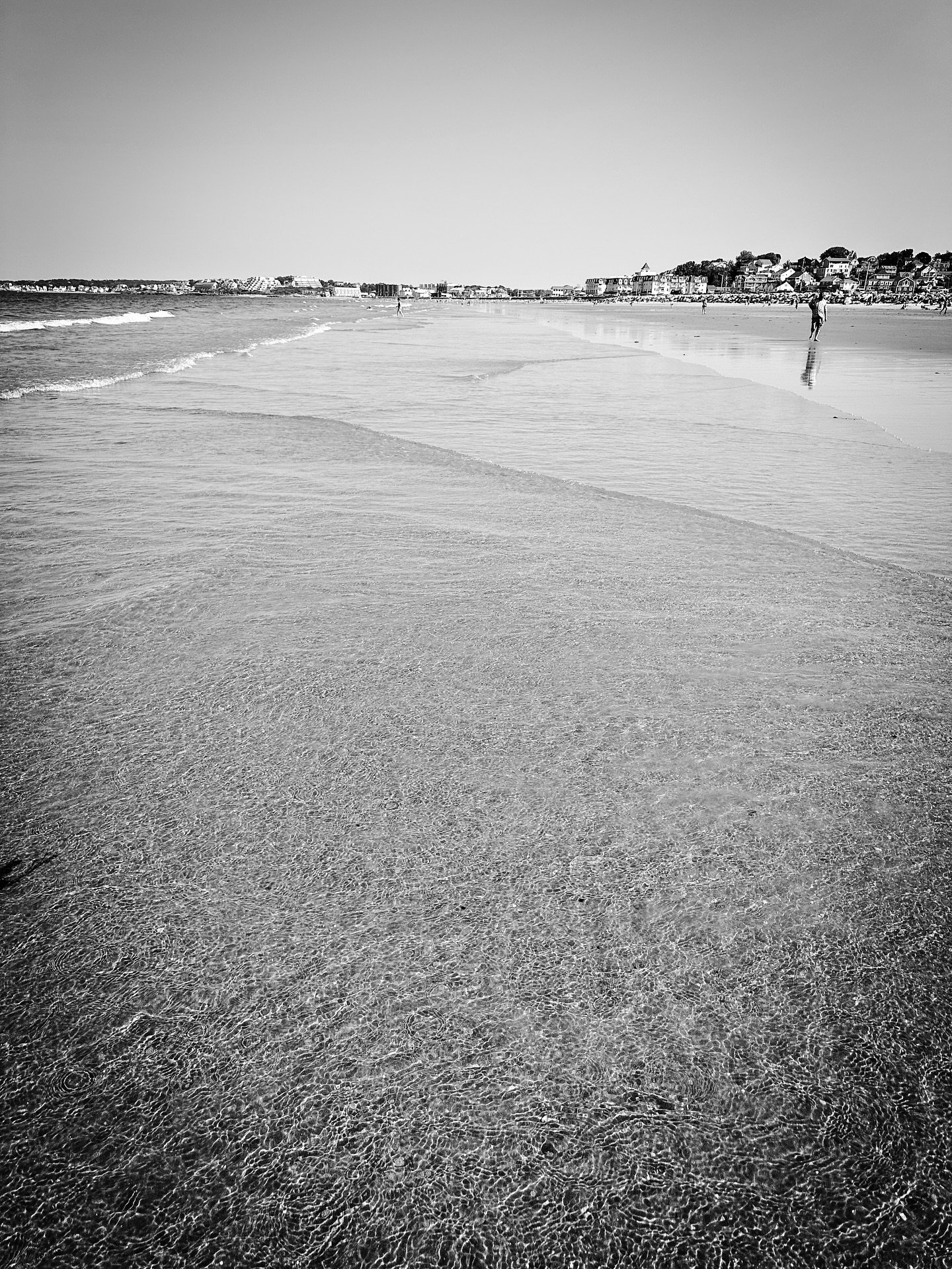 Wish we were here today #ocean #beach #oceanbeach #nastasketbeach #blackandwhite #blackandwhitephotography #landscape #streetphotography #summer #timeless