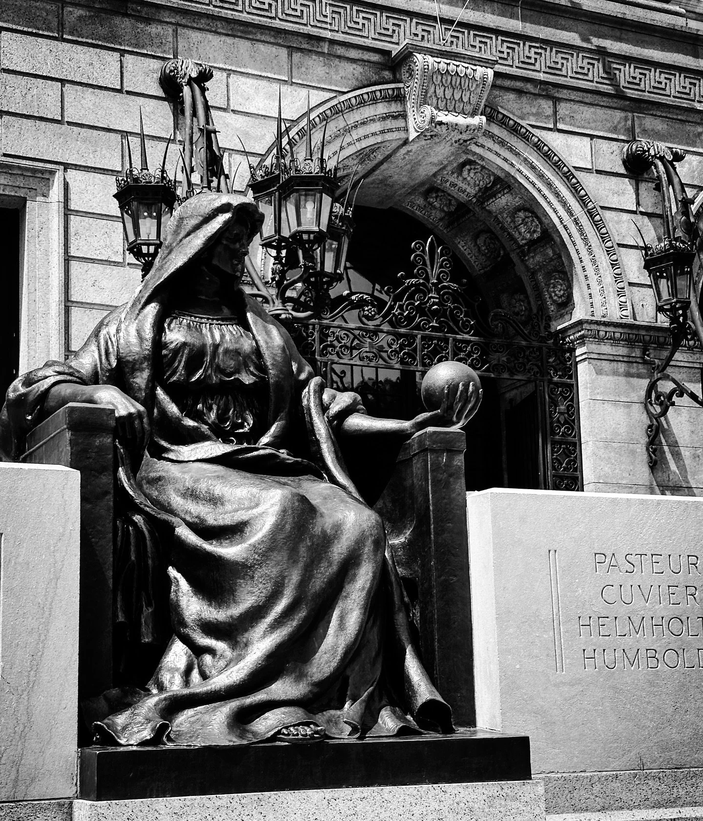 Gothy renaissance views @bplboston #boston #architure #renaissance #gothic #blackandwhitephotography #blackandwhite