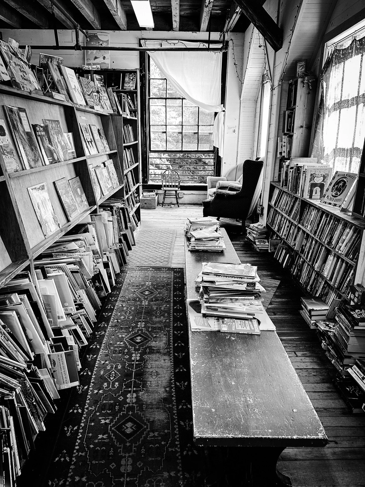 @bookmill #books #bookstore #blackandwhite #blackandwhitephotography #timeless #architecture #summer @ladykilligrewcafe