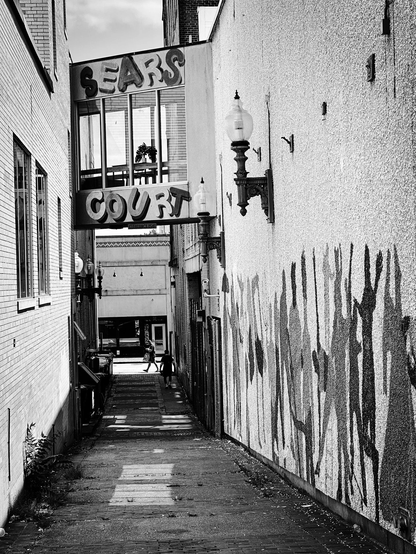 New Bedford, MA #streetphotos #streetphotography #streetart #blackandwhite #blackandwhitephotography #colors #architecture