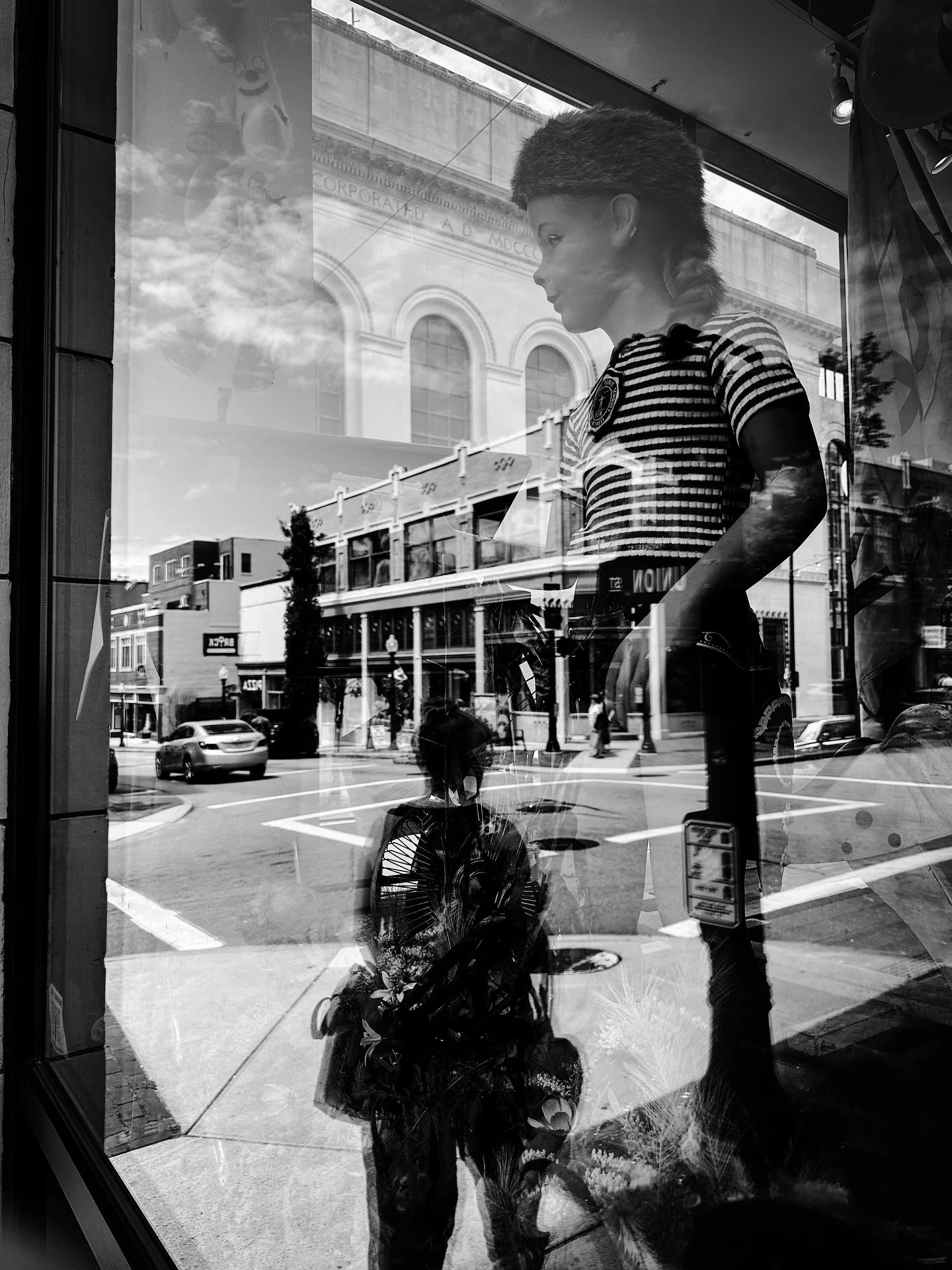 Reflections #reflections #doubleexposure #streetphotos #streetphotography #blackandwhite #blackandwhitephotography #dream #timeless
