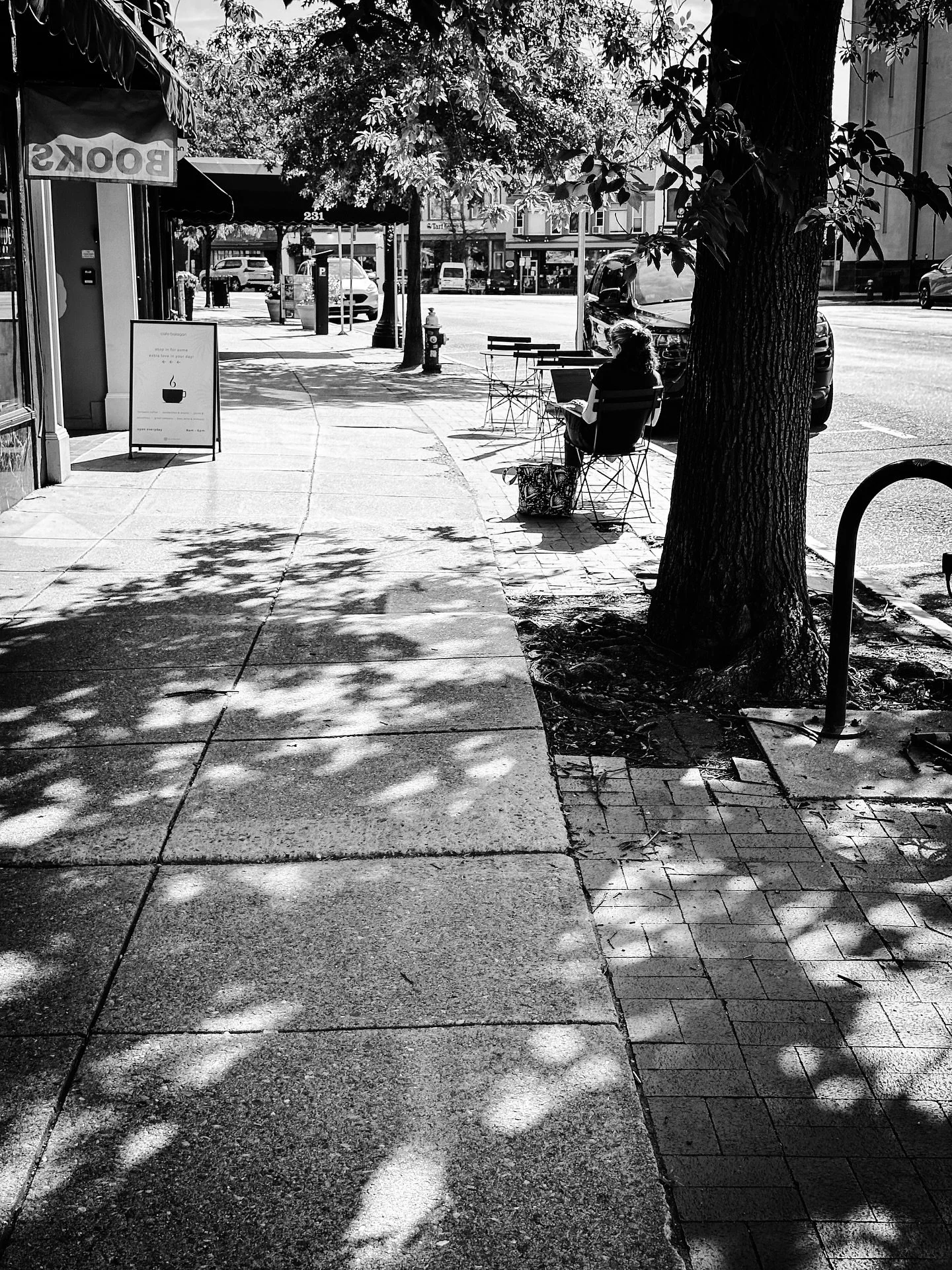 In town @balagancafe @deepthoughtsrecordshop #streetphotography #streetphotos #blackandwhitephotography #blackandwhite #summer #timeless
