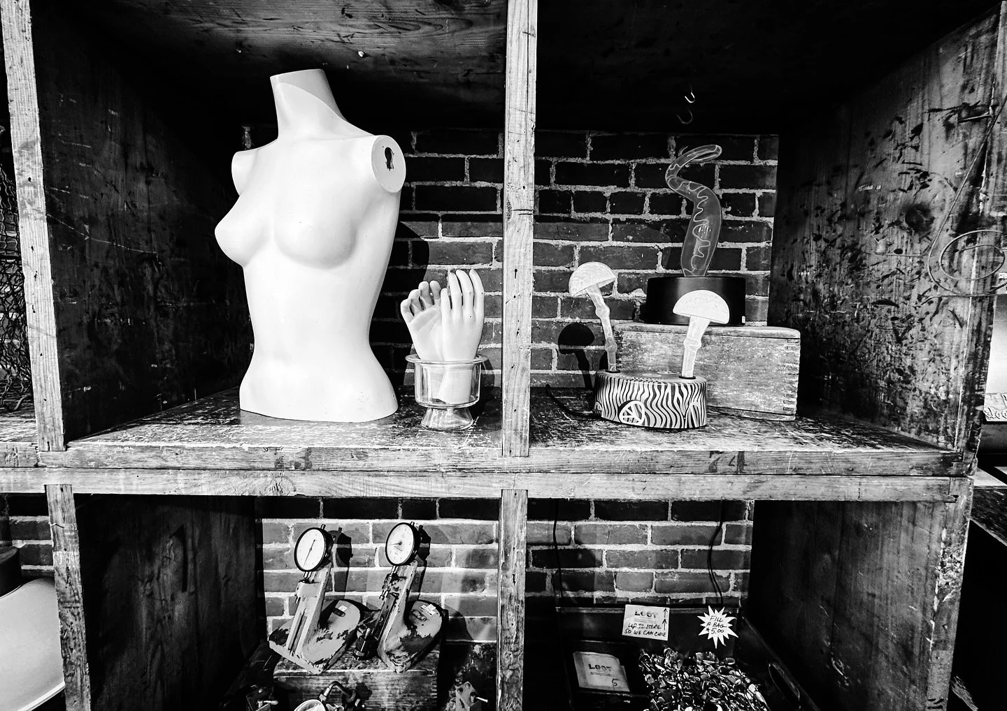 @loottheshop #retro #vintage #collectibles #blackandwhite #blackandwhitephotography