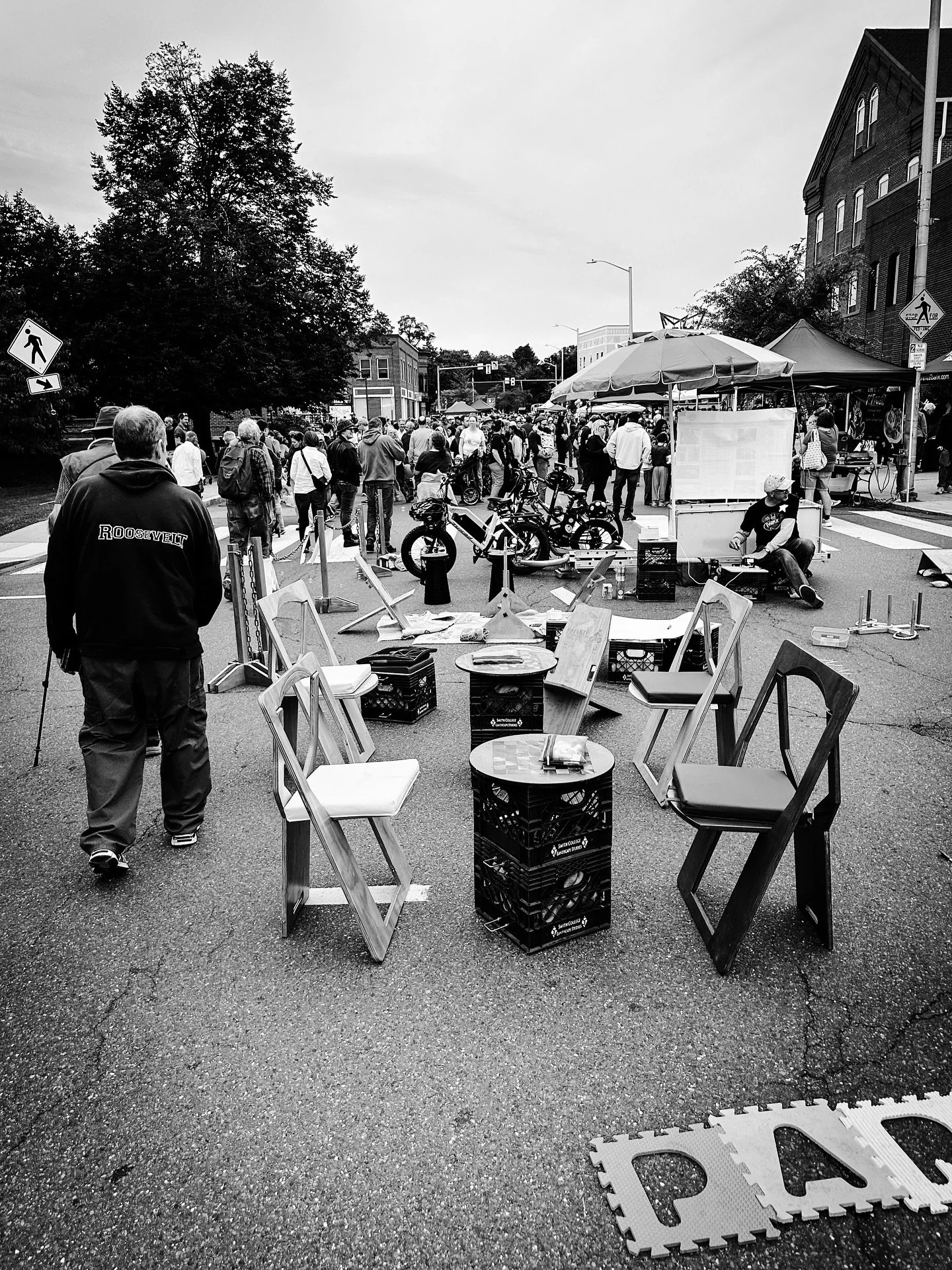 @westernmassflofest today! #streetphotos #streetphotography #blackandwhite #blackandwhitephotography #festival #art #streetfestival