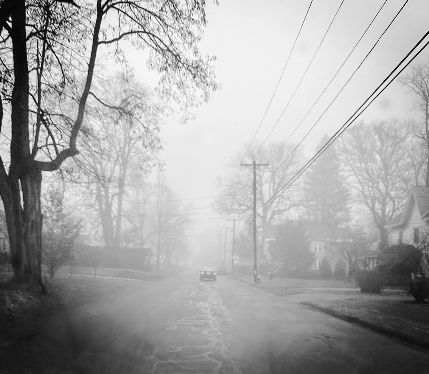Spooky season #throwback #spookyseason #blackandwhite #blackandwhitephotography #streetphotos #streetphotography #misty #foggy (from 2023)