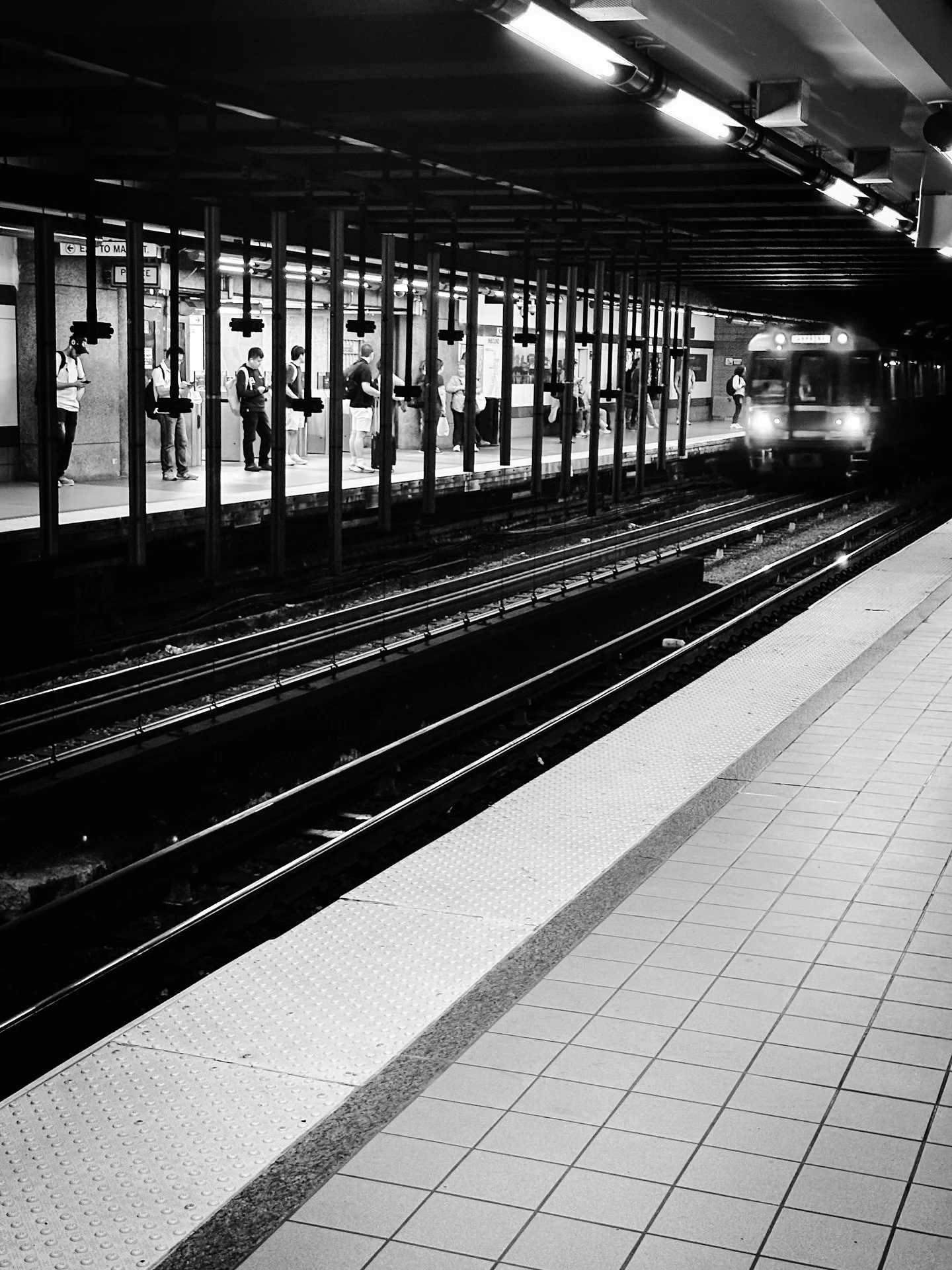 #subway #subways #city #blackandwhite #blackandwhitephotography #streetphotography #streetphotos #boston #trains #train
