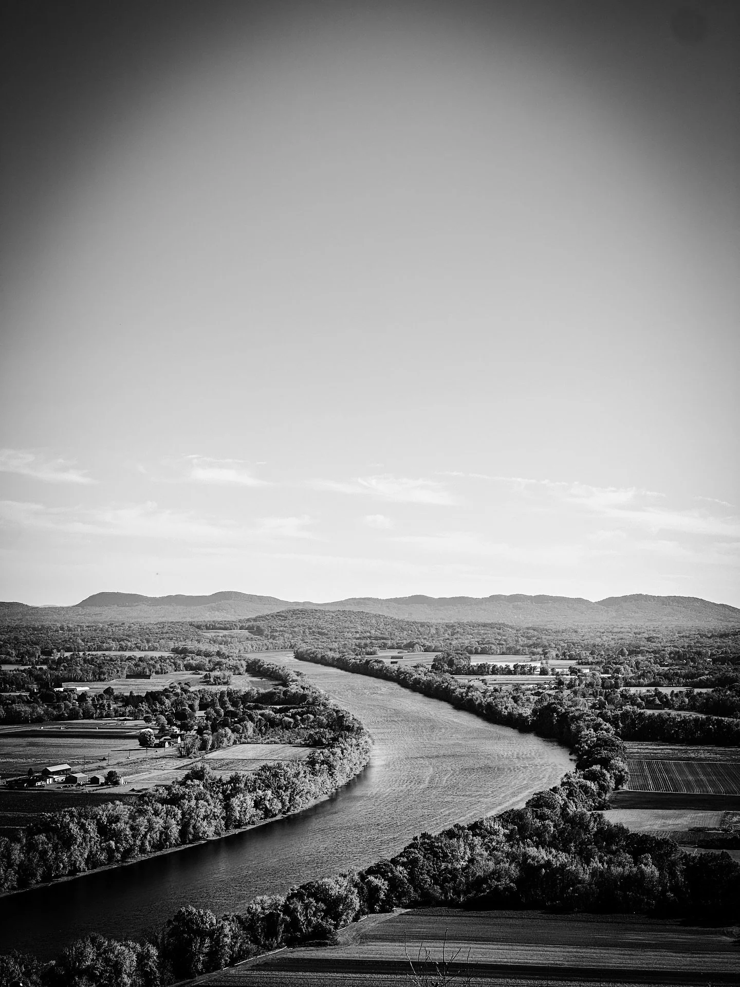 Today #view #river #landscape #landscapephotography #blackandwhite #blackandwhitephotography #colors #colorphotography #fallvibes #fall #autumn #autumnvibes