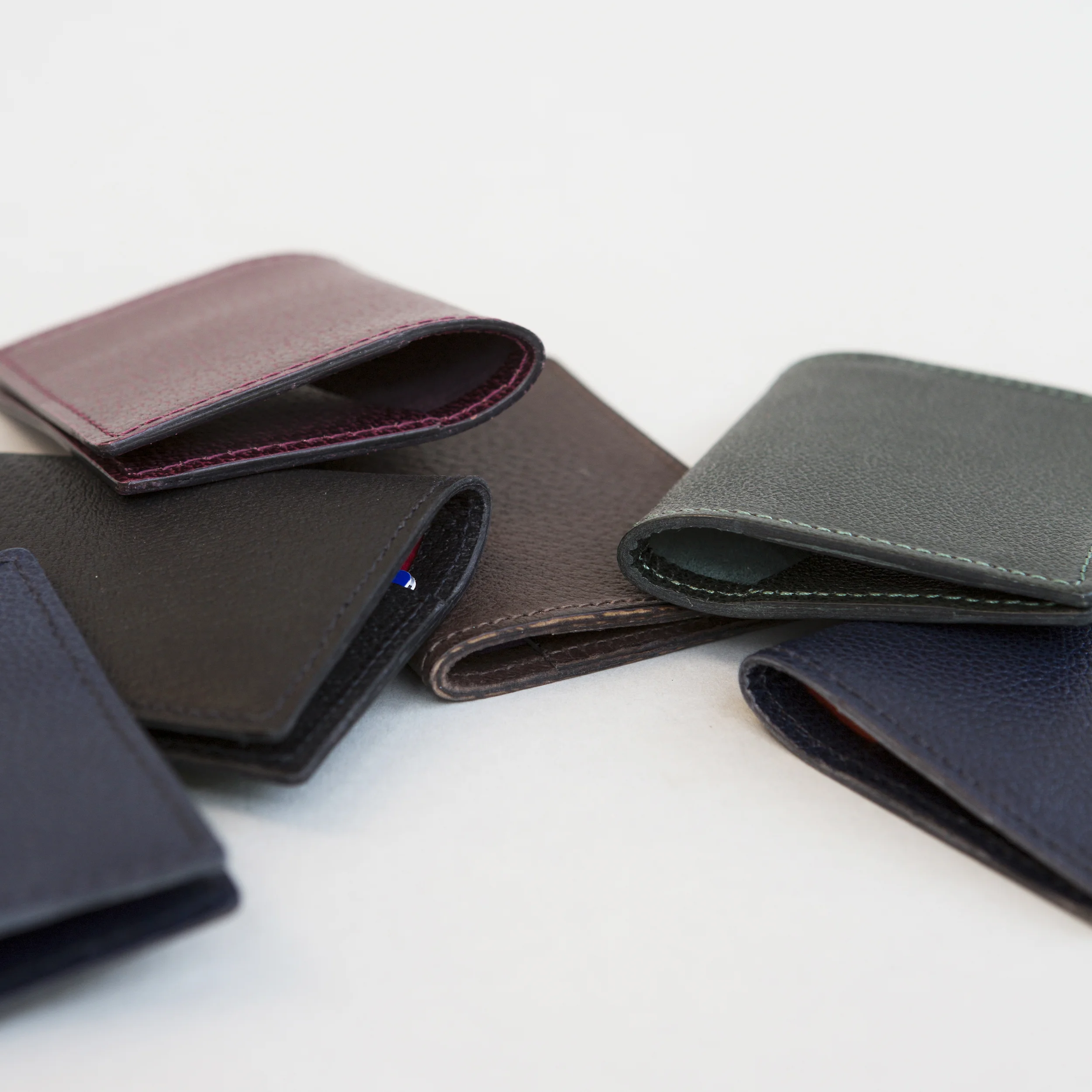natural card wallet 3d group.jpg