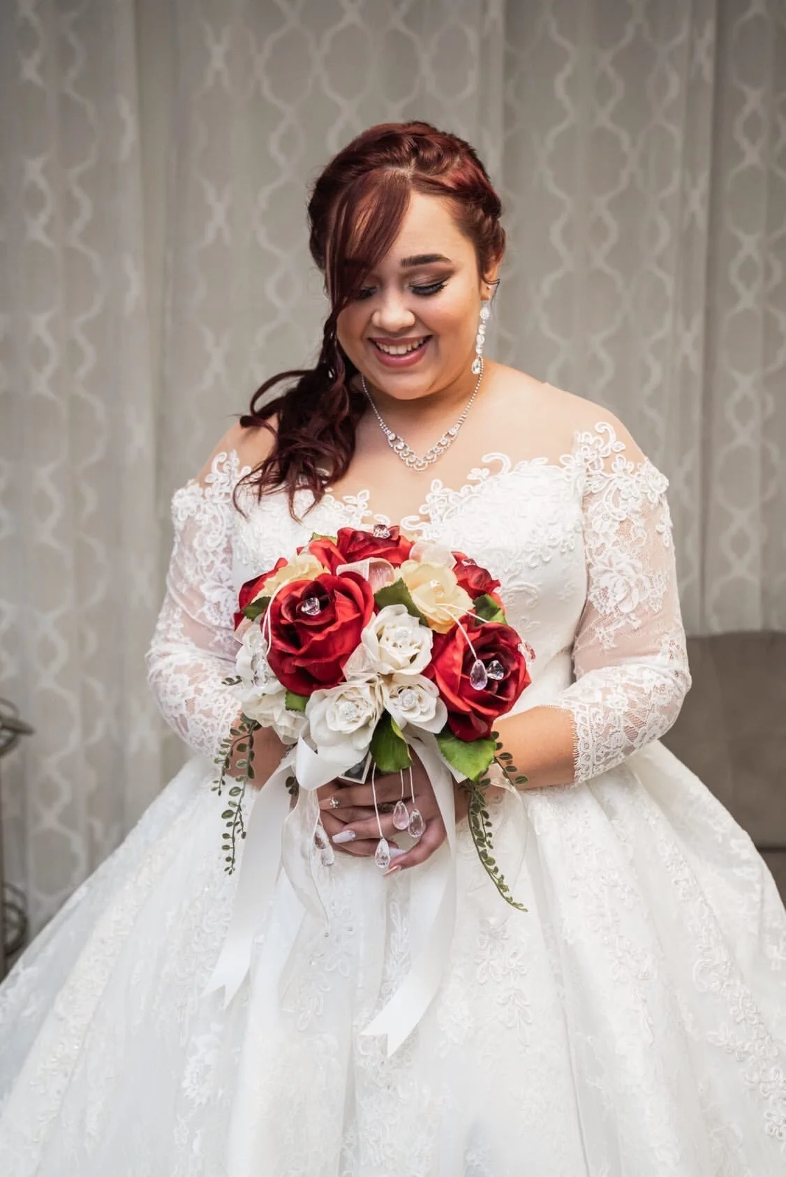 Wedding dress for chubby girl deals