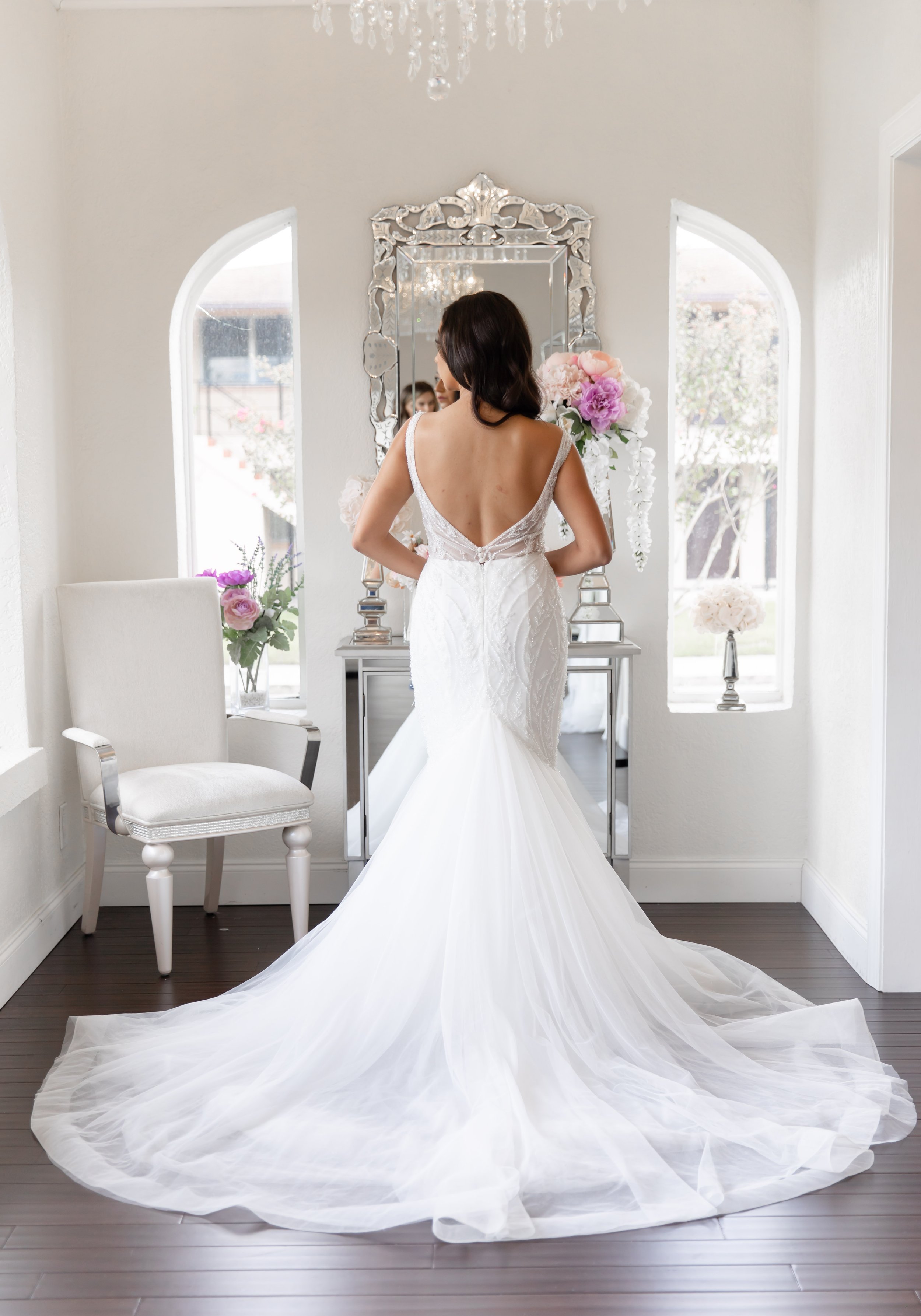 Elegant Sheath Wedding Dress with Plunging Neckline and Scalloped