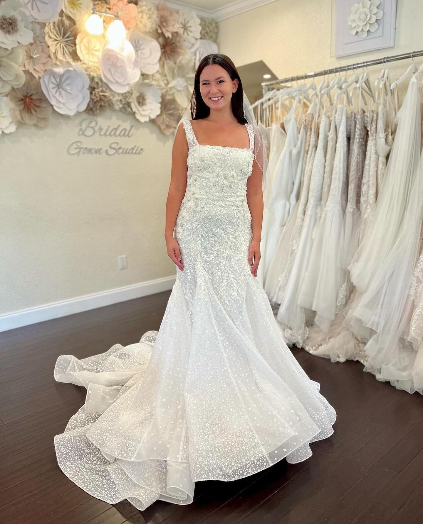 We love the latest square-neck line trend! 🤍 

This stunning pearl trimmed neckline is flattering many body types and creates a timeless and classic look ✨

Book your appointment online to try on in our studio! 

#bgsbride #weddingdress #orlandobrid