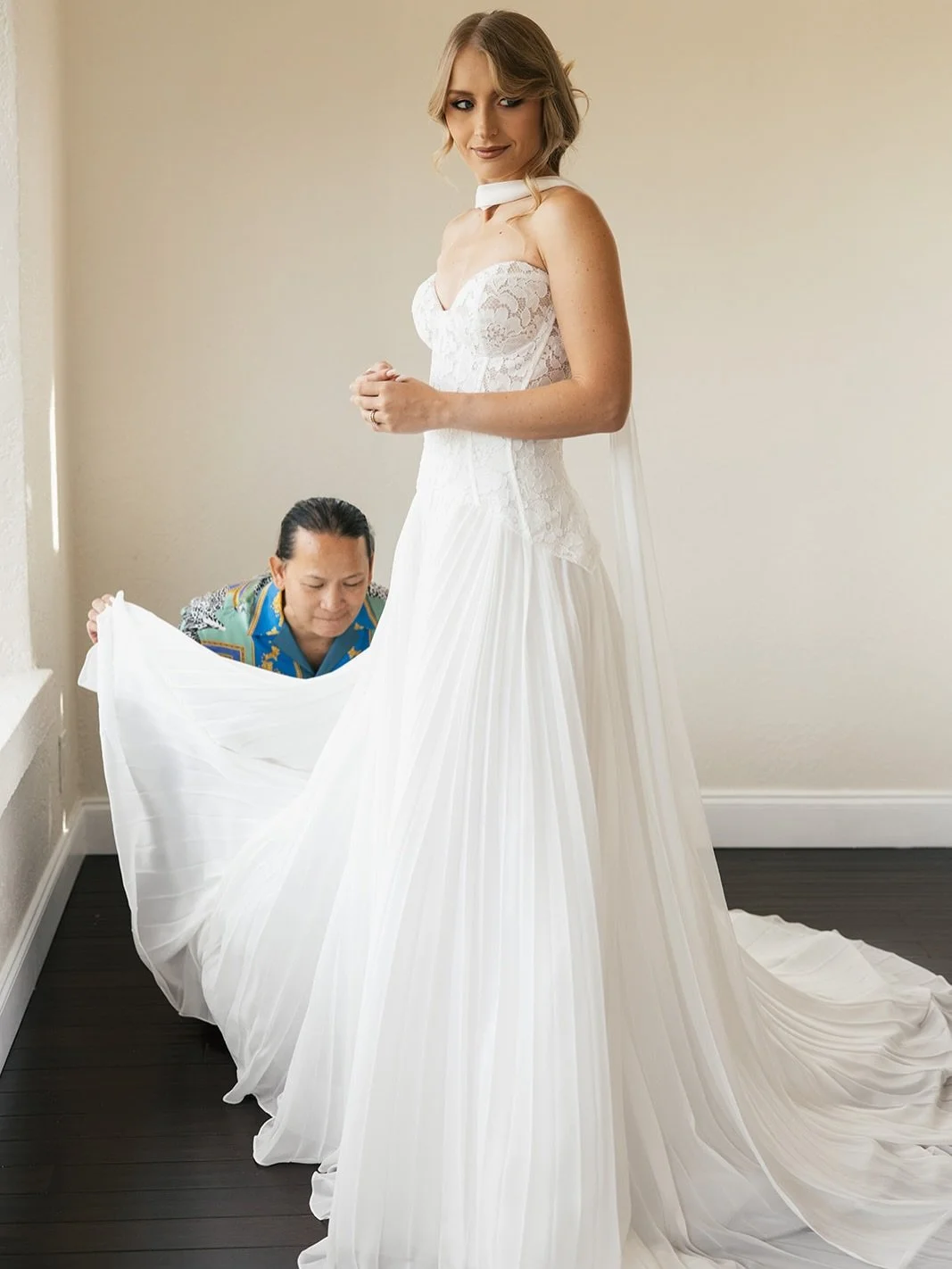 Our in-house designer will be in store 
Saturday, December 27 through Wednesday, January 7th

Now is the perfect time to find the one or customize a gown with expert guidance.