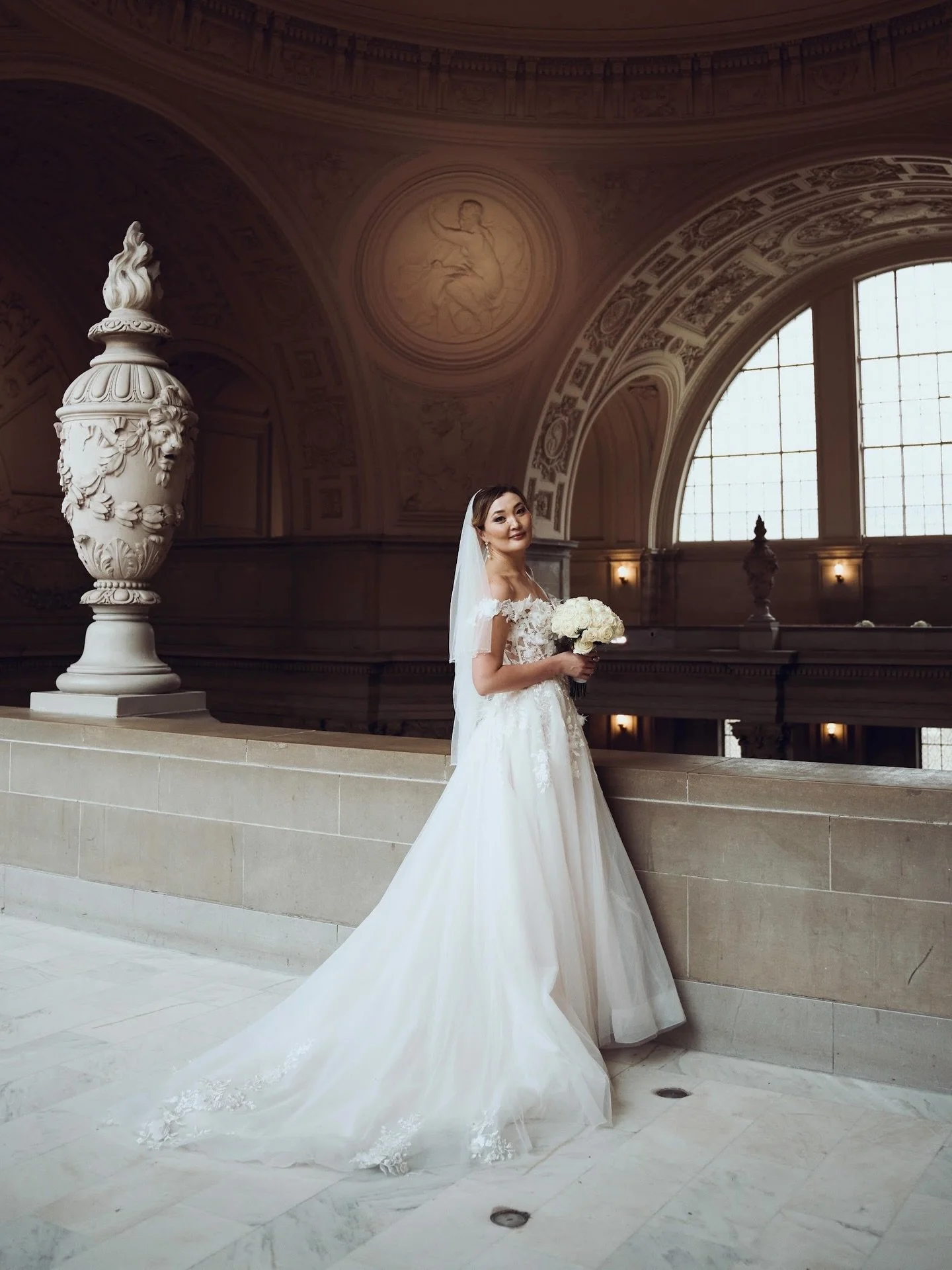 Aisha&rsquo;s intimate San Francisco City Hall wedding was pure magic.
Quiet moments with family, a setting that speaks for itself, and a day rooted in intention. We loved seeing her walk through City Hall in her Bridal Gown Studio gown &mdash; timel