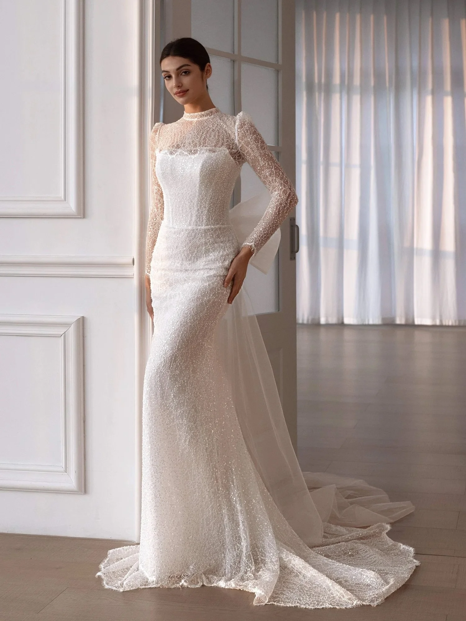 A little coverage, a little shimmer, and a bow moment you won&rsquo;t forget.