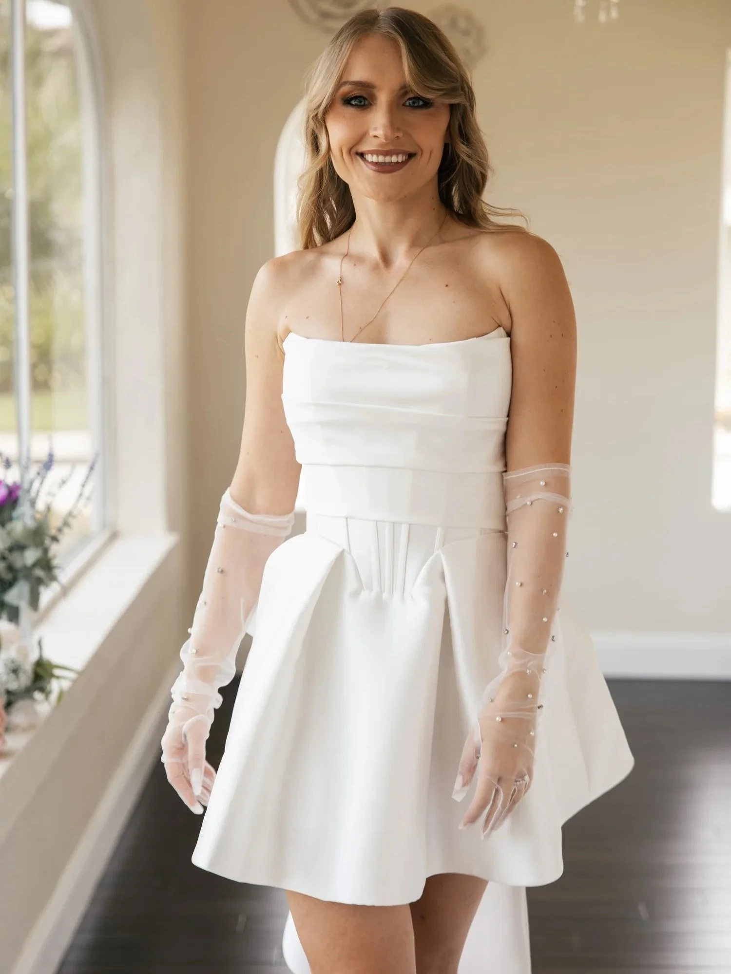 The mini dress moment is here, and brides can&rsquo;t get enough of it ✨
Whether you&rsquo;re planning a civil ceremony, changing into a second look for your reception, or dancing the night away at your after-party, HA3031 was designed to make a stat
