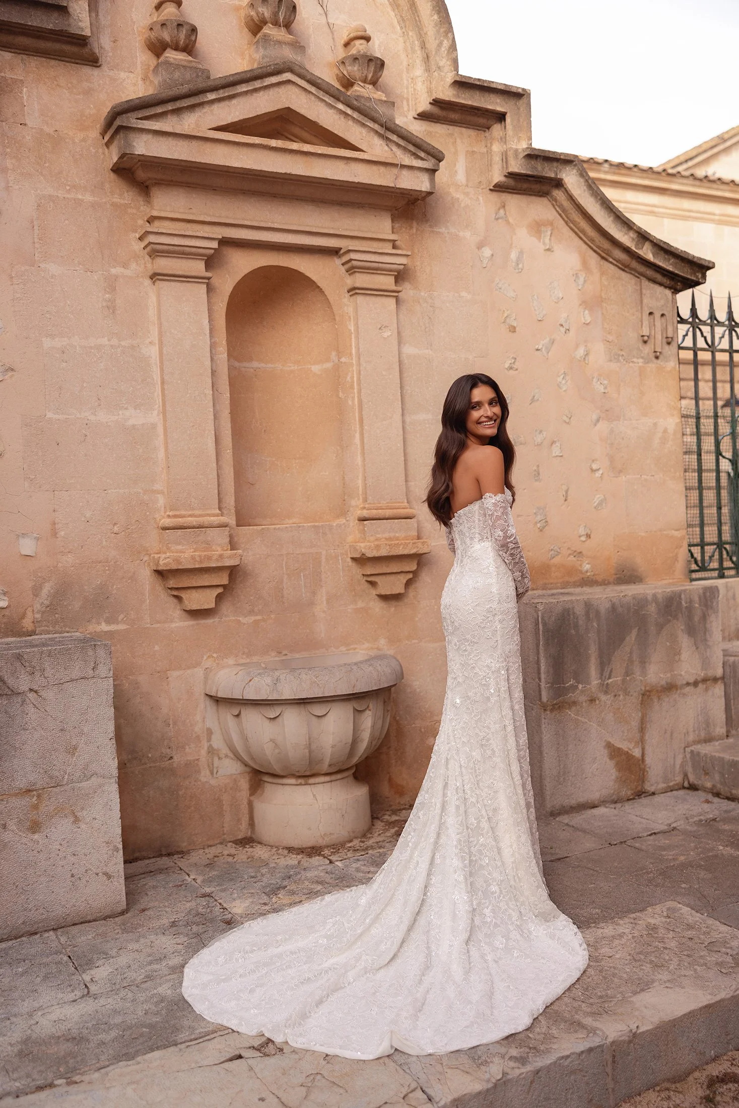 698b55fd4865b66bb4bfa1a8_Style-283-Alessia-6.jpg