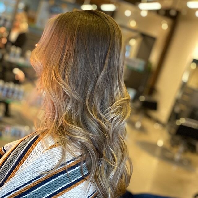 This balayage on this new nursing student ❤️💕🖤 #oligoblacklight #voiagesalon #cdastylist #lovewhatyoudo