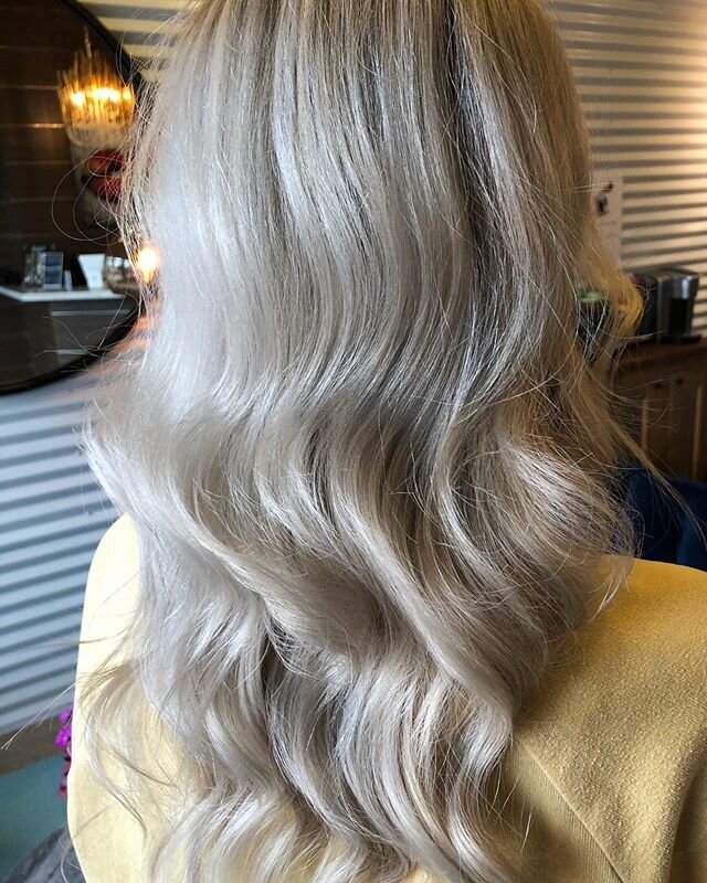 First post since the Quarantine! Took me long enough 😂  I am loving blonding more and more everyday &hearts;️ @voiage_salon #voiagesalon #blonde #silverhair #haircolor #coeurdaleneidaho