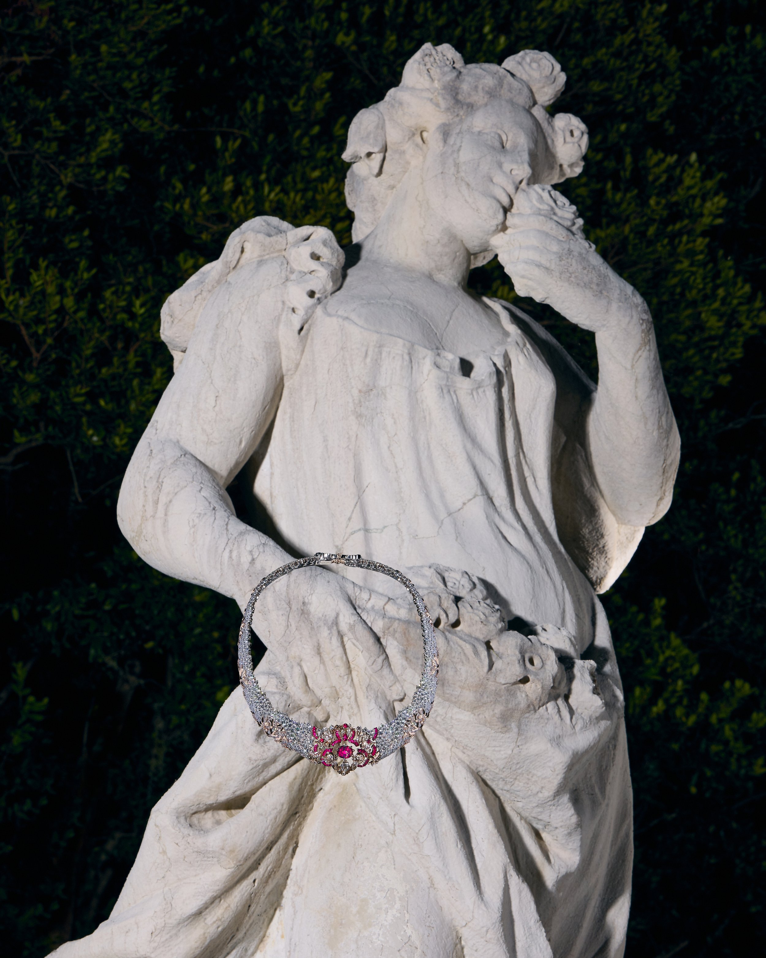 SMag_VanCleefandArpels_Shot4_Hero.jpg