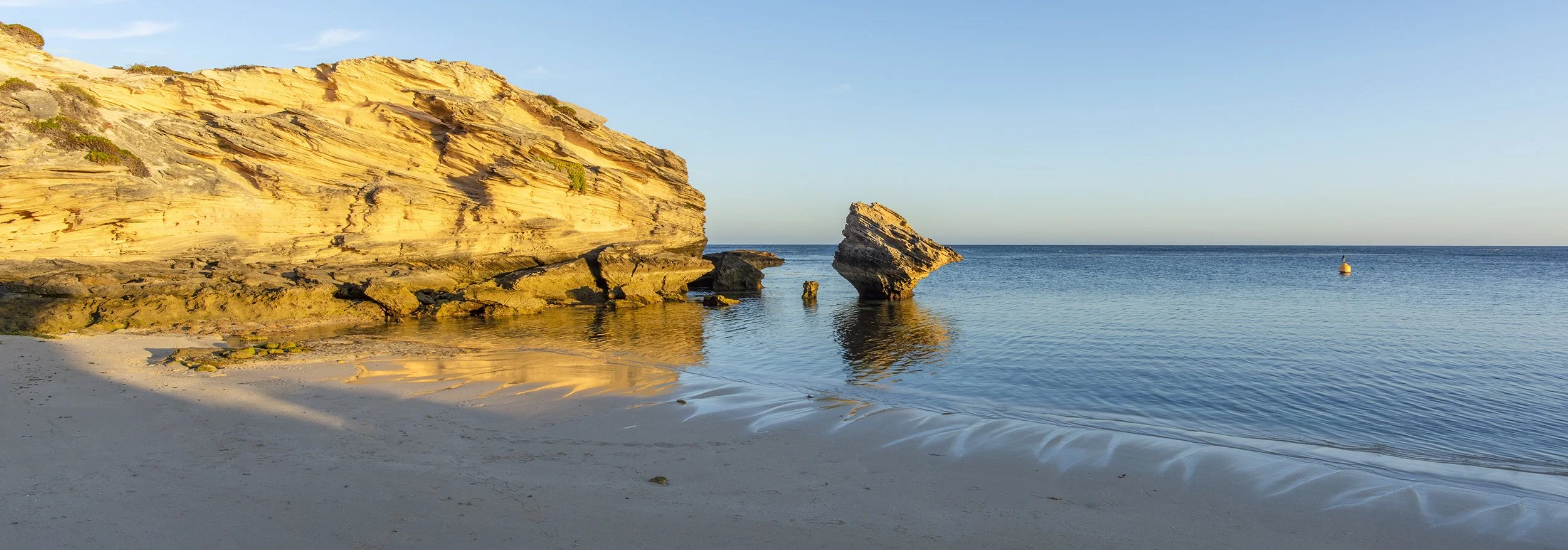 LITTLE CATHERINE BAY - GOLDFINGERS.jpg