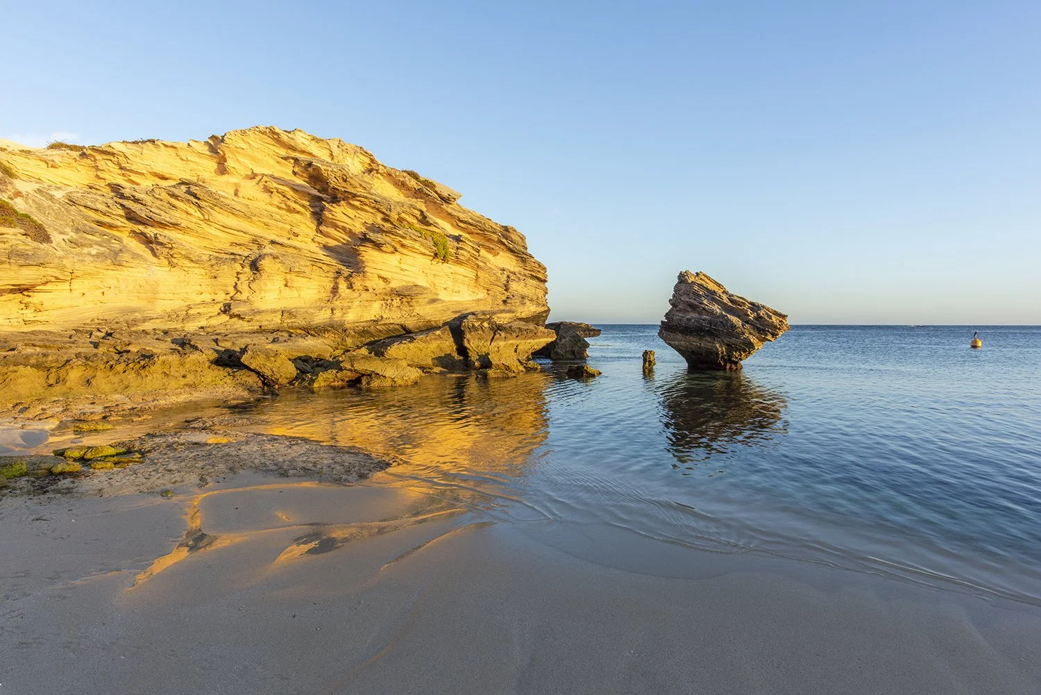 LITTLE CATHERINE BAY - GOLDFINGER.jpg