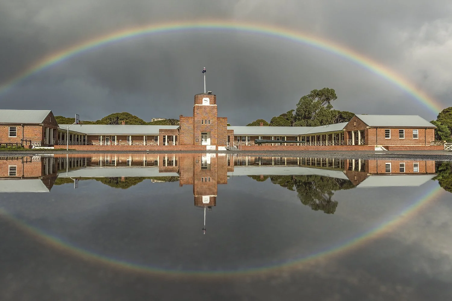 KINGSTOWN BARRACKS - POT OF GOLD.jpg