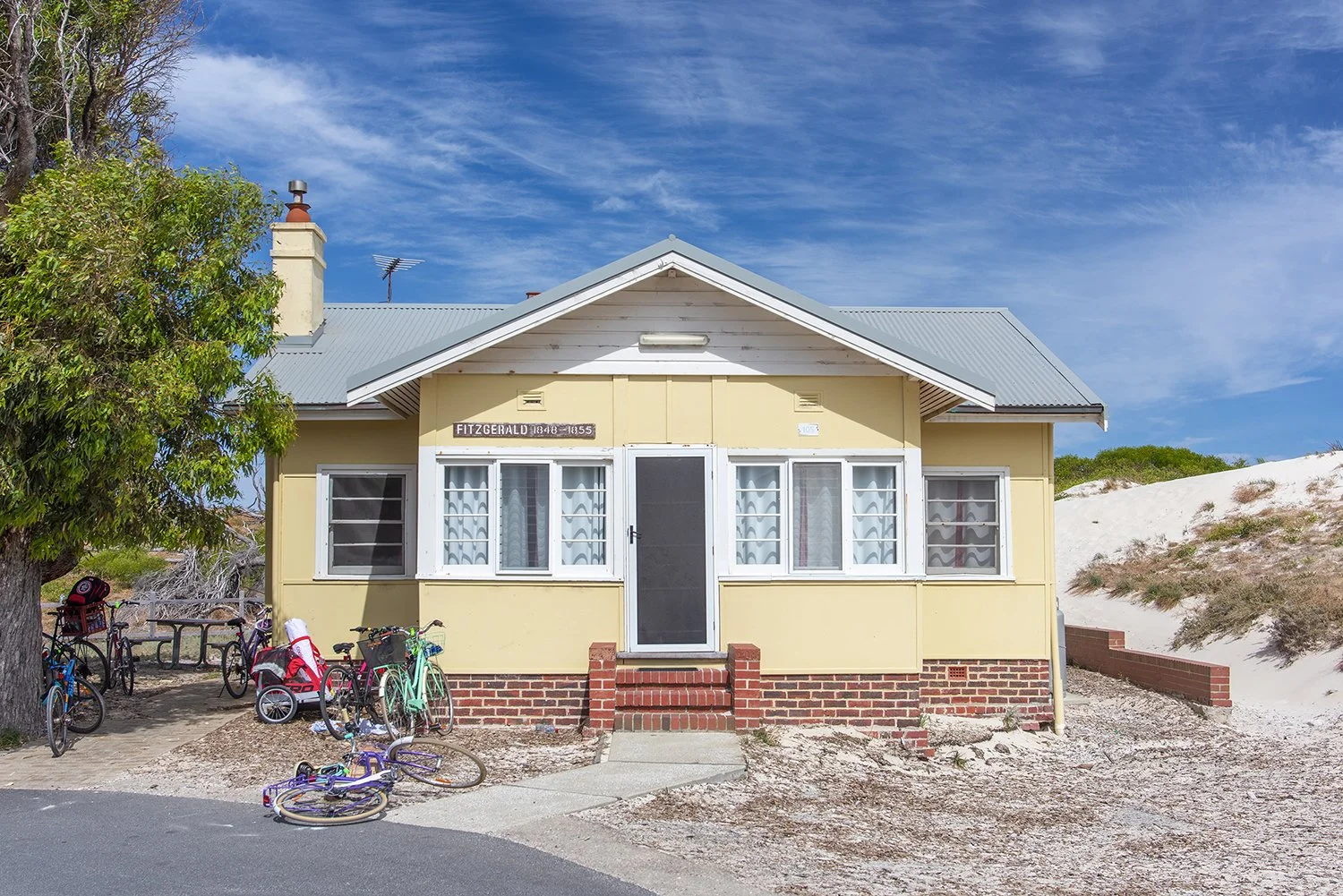 KINGSTOWN BARRACKS - GOVERNORS CIRCLE.jpg