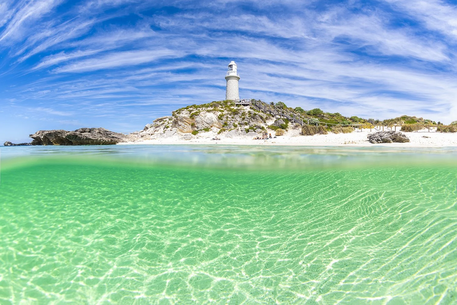 PINKY BEACH - BETWEEN TWO WORLDS.jpg