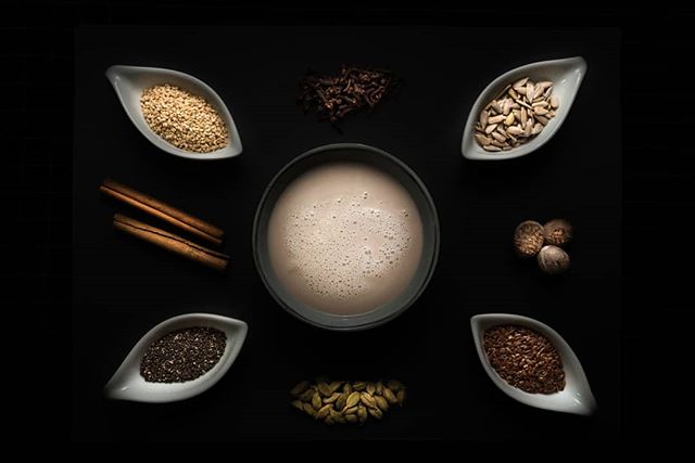 Seeds and spices, guess what recipe is coming next? 🤔
Get ready to please all your senses 🙈🙉🙊
📸 @albertosossiniphoto

#glutenfree #ingredients #seeds #spices #vegan #plantbased #glutenfreevegan #weekendfood  #weekendvibes #healthyfood #cleaneati