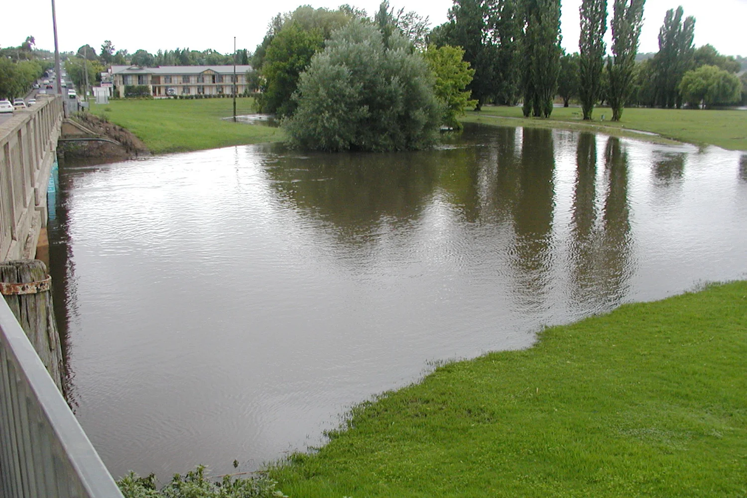 2004-Jan-east-of-stephens-bridge.jpg