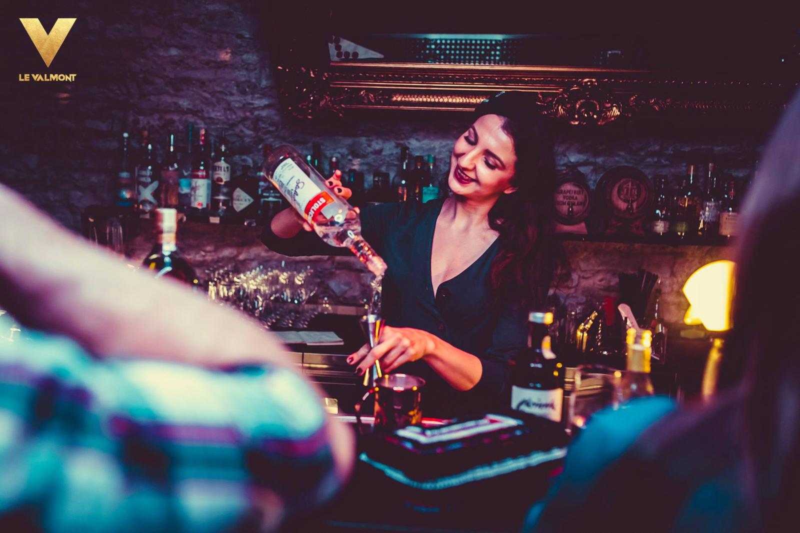 Manifesto-Market-Le Valmont Bubbles Bar-1.jpg