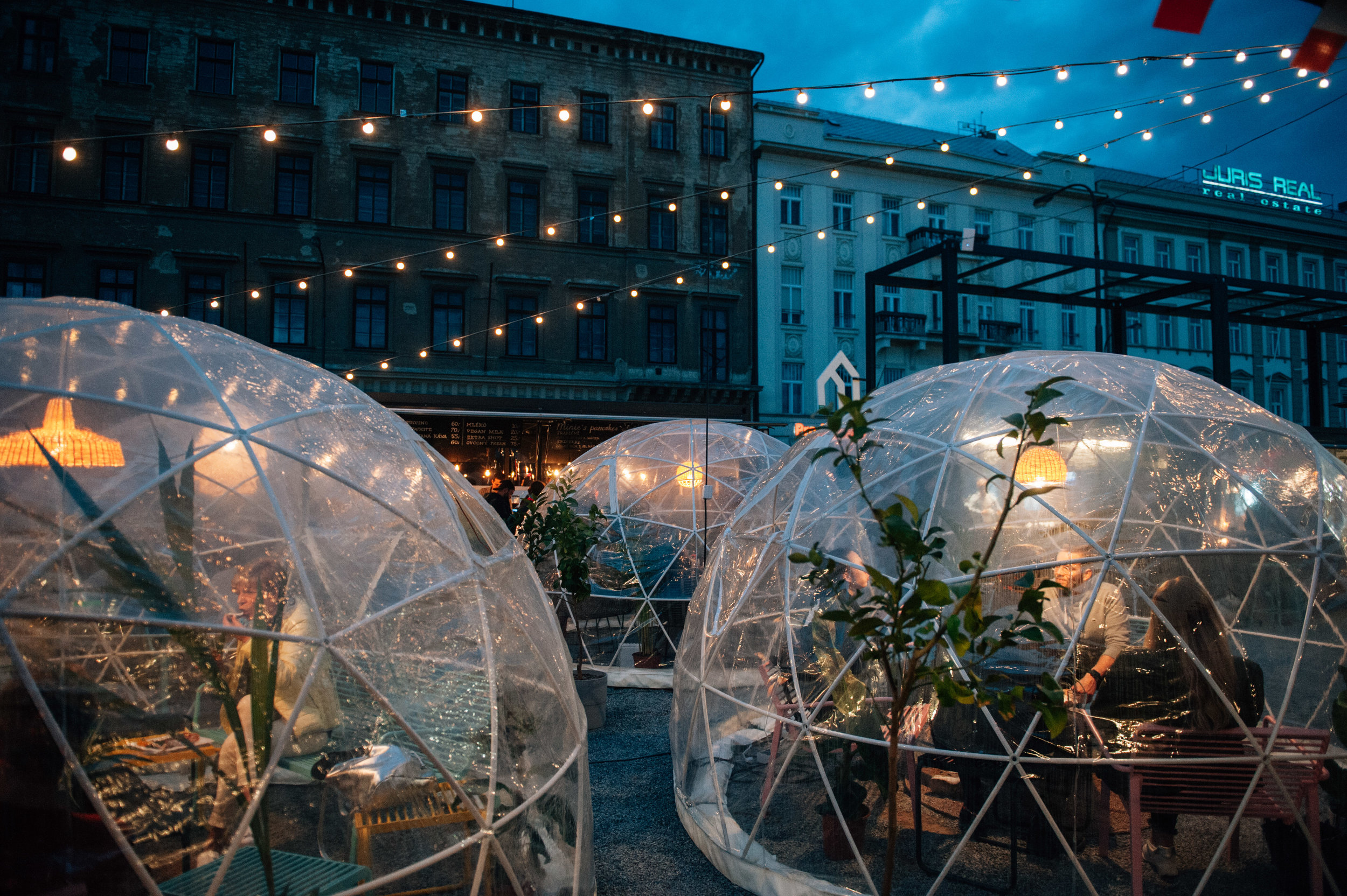 Manifesto-Market-Opening-Weekend-3-2019-Spring-Market-Igloos-AS-WEB-3016.jpg