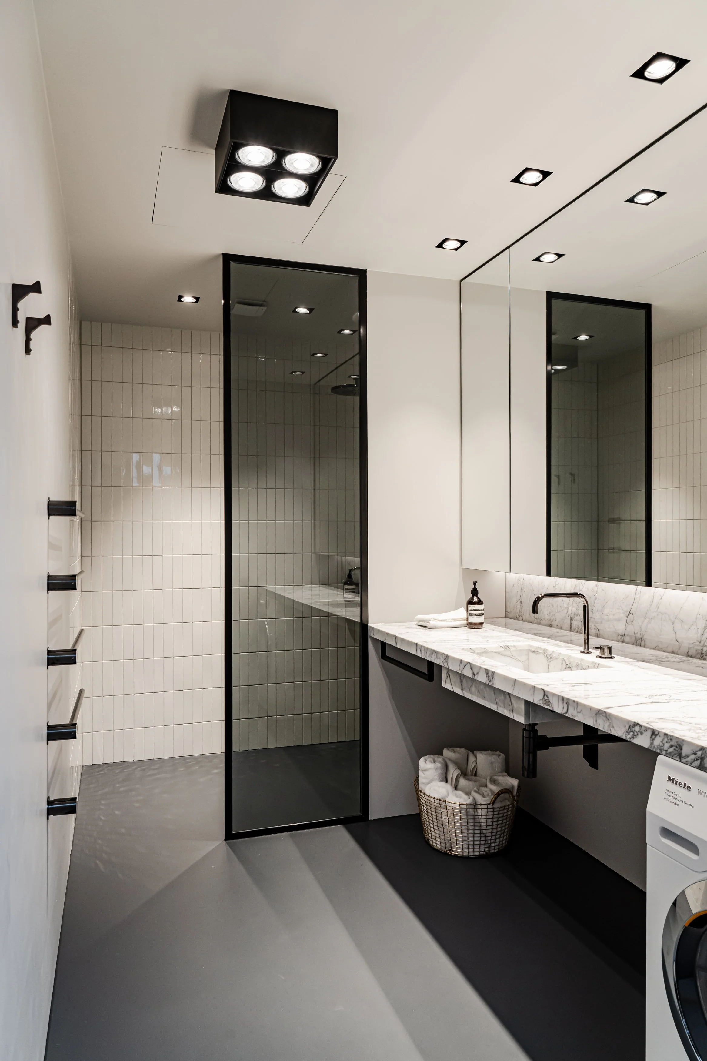  Collaboration with bfs d - Photographer: Robert Dodd 