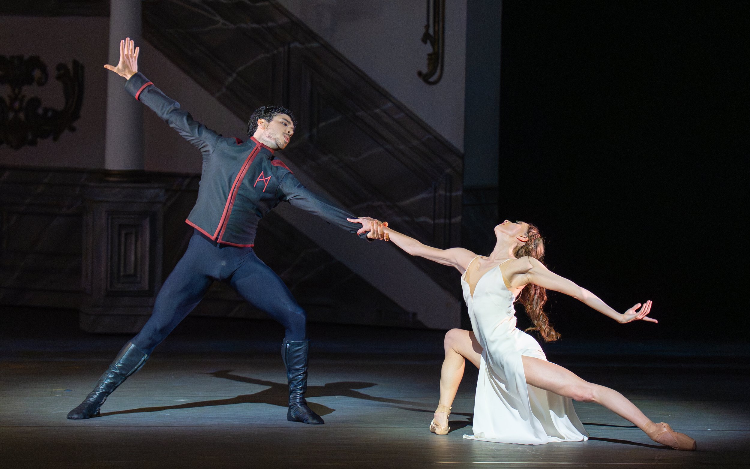 24-25 Lady Macbeth - Olga-Tim-Floor-Joseph - generalerepetitie ©Altin Kaftira ALT01518.jpg